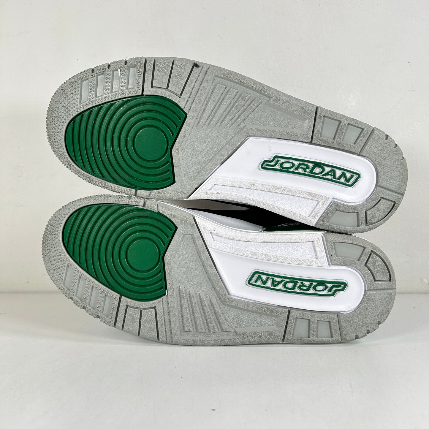 CT8532 030 Jordan 3 Retro Pine Green [USED] - 7 M (VNDS)