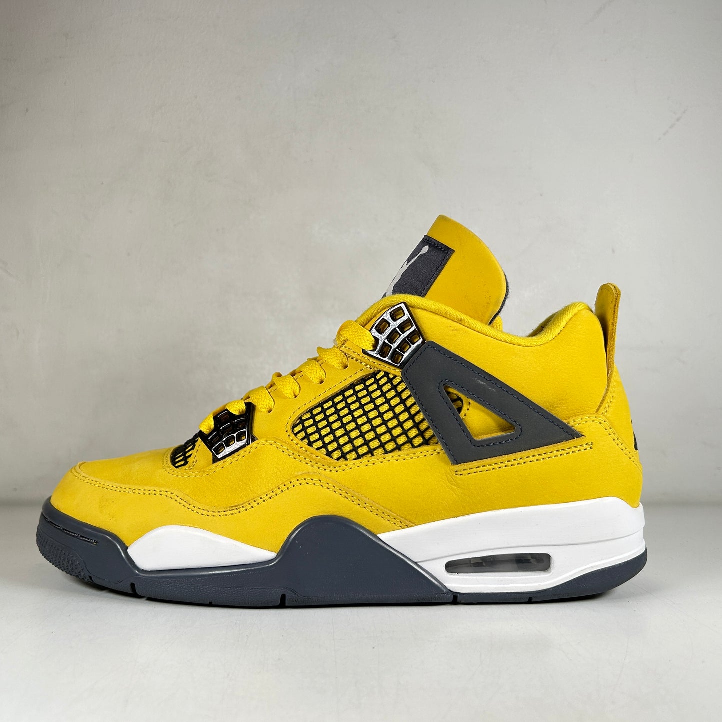 CT8527 700 Jordan 4 Retro Lightning (2021) [USED] - 8.5 M (Used2)