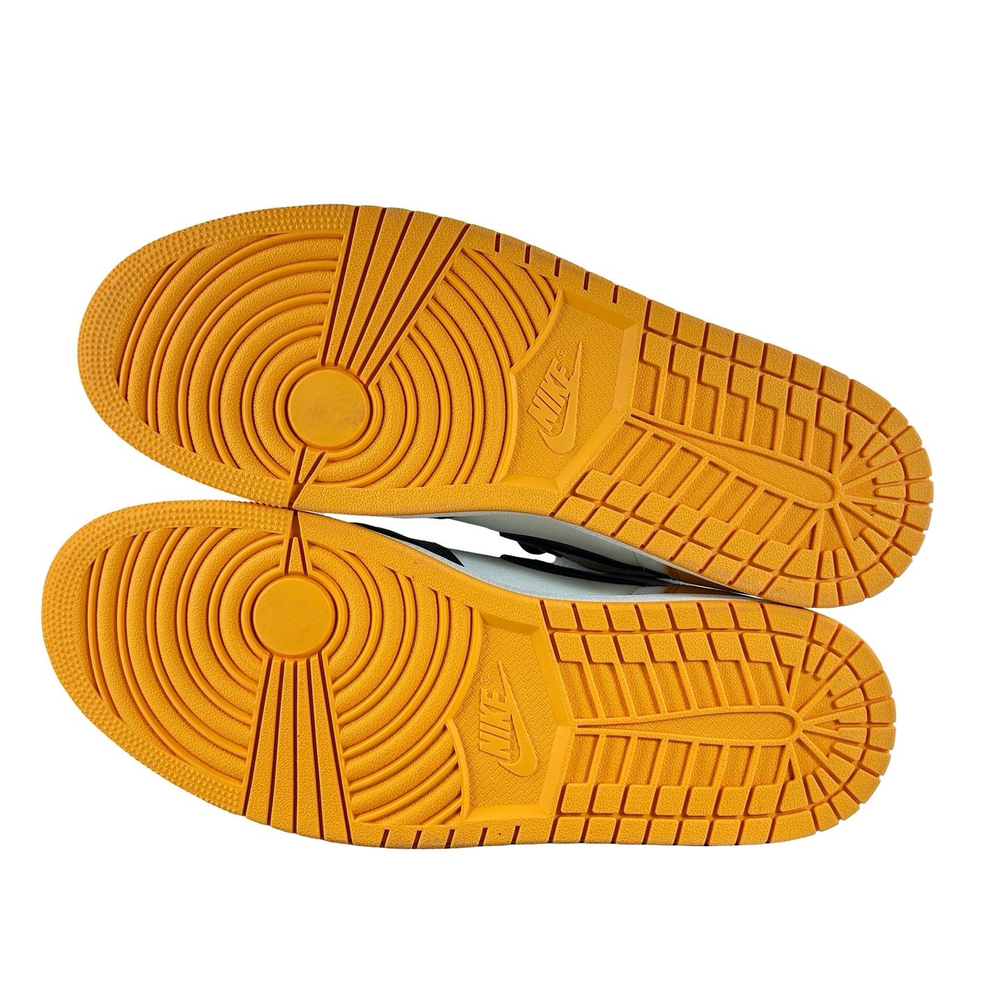 555088 711 Jordan 1 Retro High OG Punta amarilla