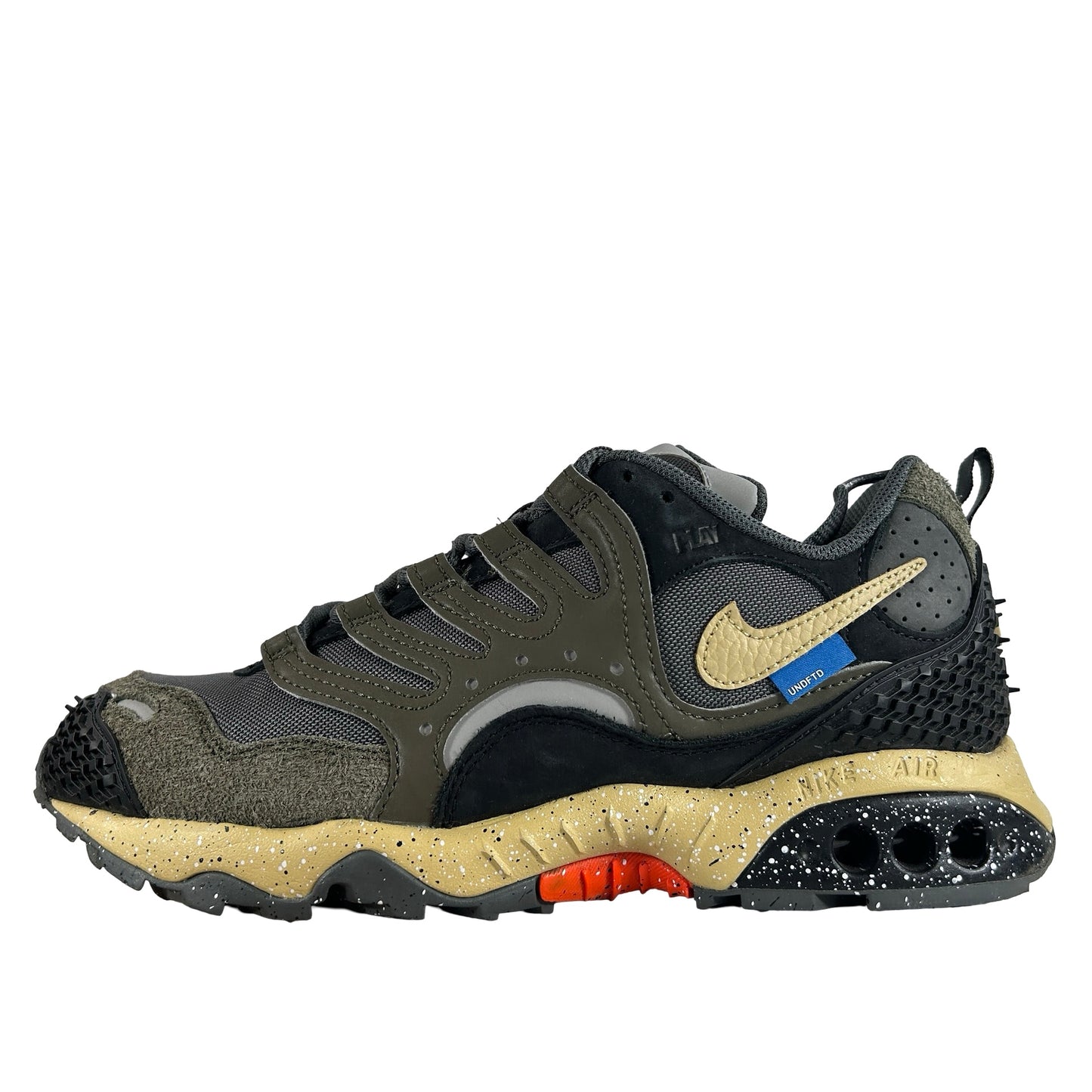 FN7546 300 Undefeated x Air Terra Humara 'Cargo Khaki' [USED] - 7.5 M (Used2)