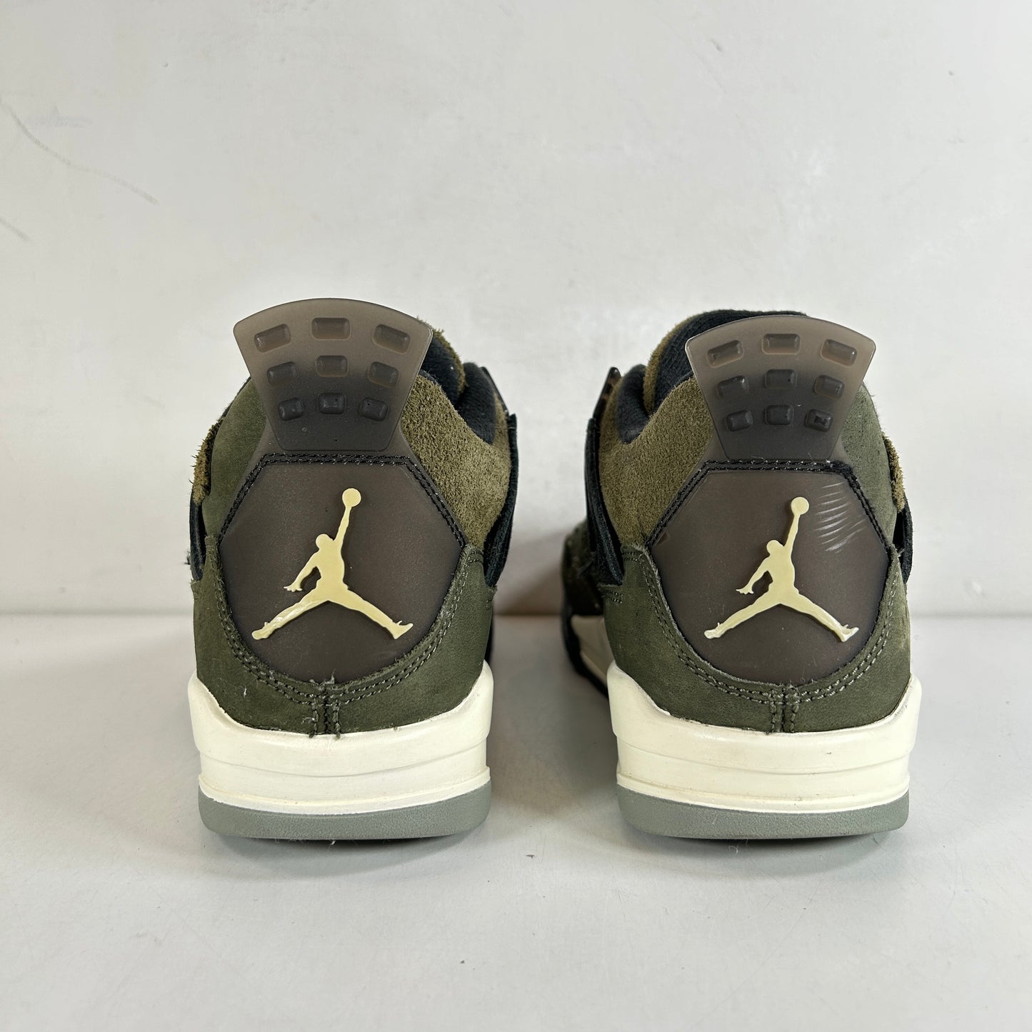 FB9928 200 Jordan 4 Retro SE Craft Medium Olive (GS) [USED] - 5.5 Y (Used)