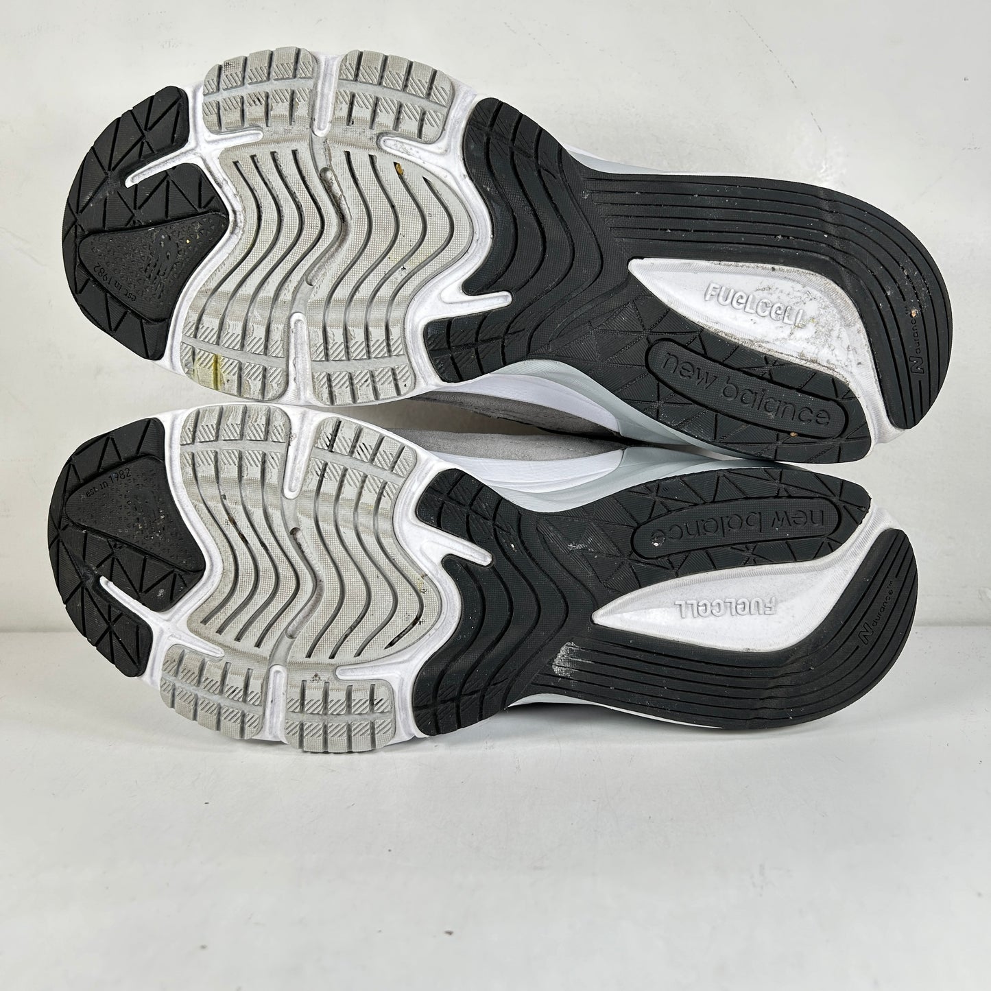 M990GL6 New Balance 990v6 MiUSA Grey [USED] - 11 M (Used)