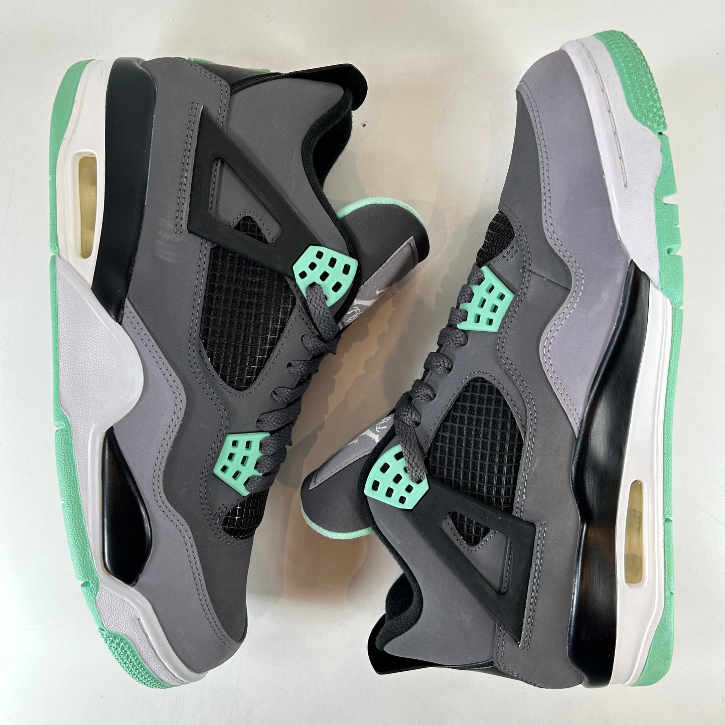 308497 033 Jordan 4 Retro Green Glow [USED] - 9.5 M (VNDS)