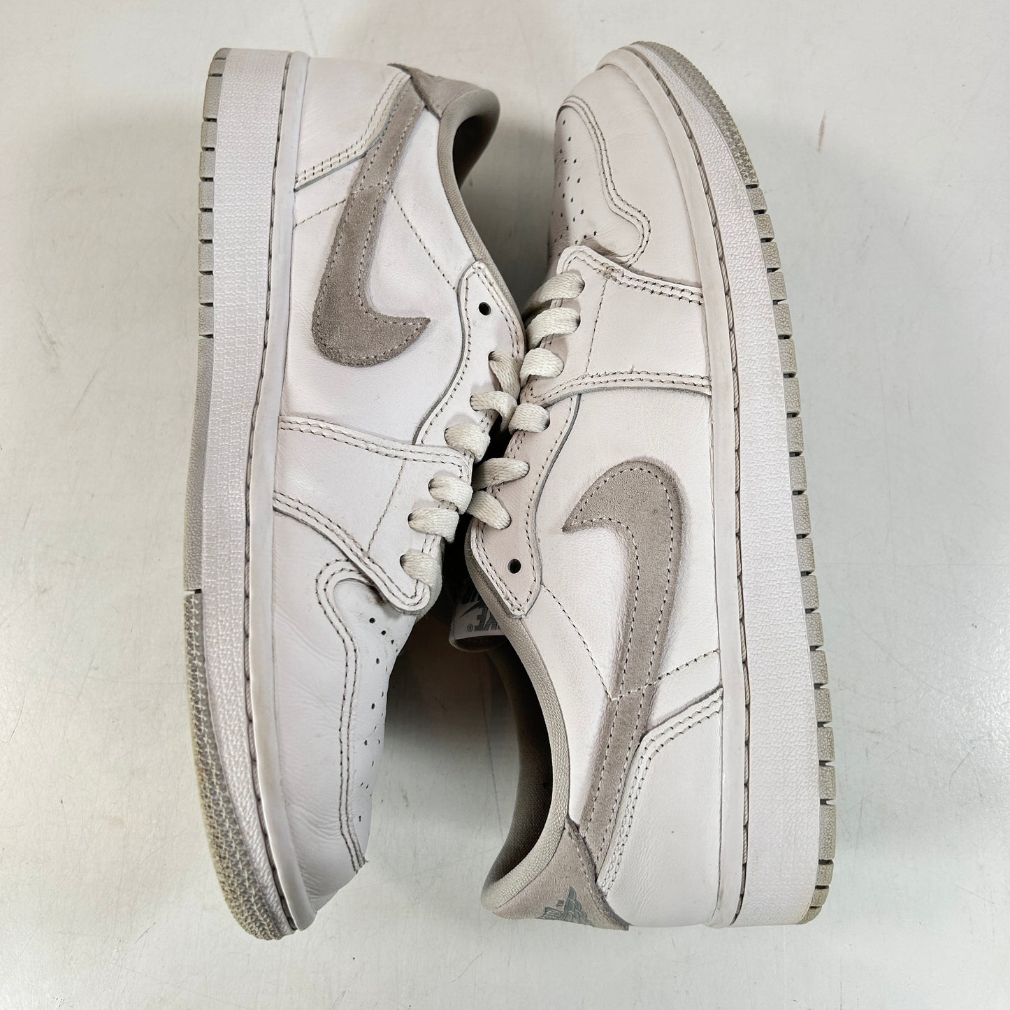 CZ0775 100 Jordan 1 Low OG Neutral Grey (2021) (Women's) [USED] - 10 W (Used)