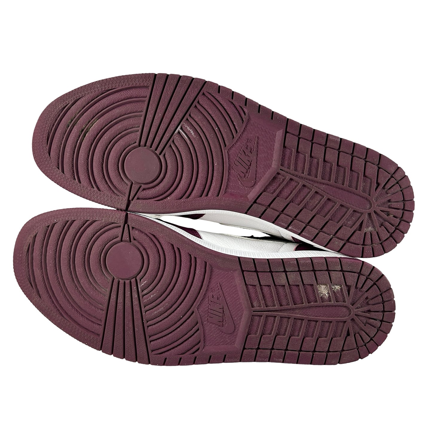 555088 611 Jordan 1 Retro High OG Bordeaux [USED] - 12 M (Used)
