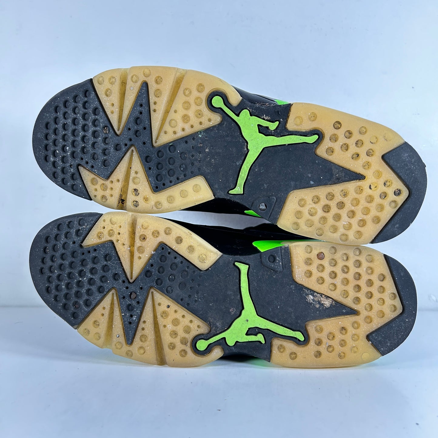 CT8529 003 Jordan 6 Retro Electric Green [USED] - 9.5 M (Used)