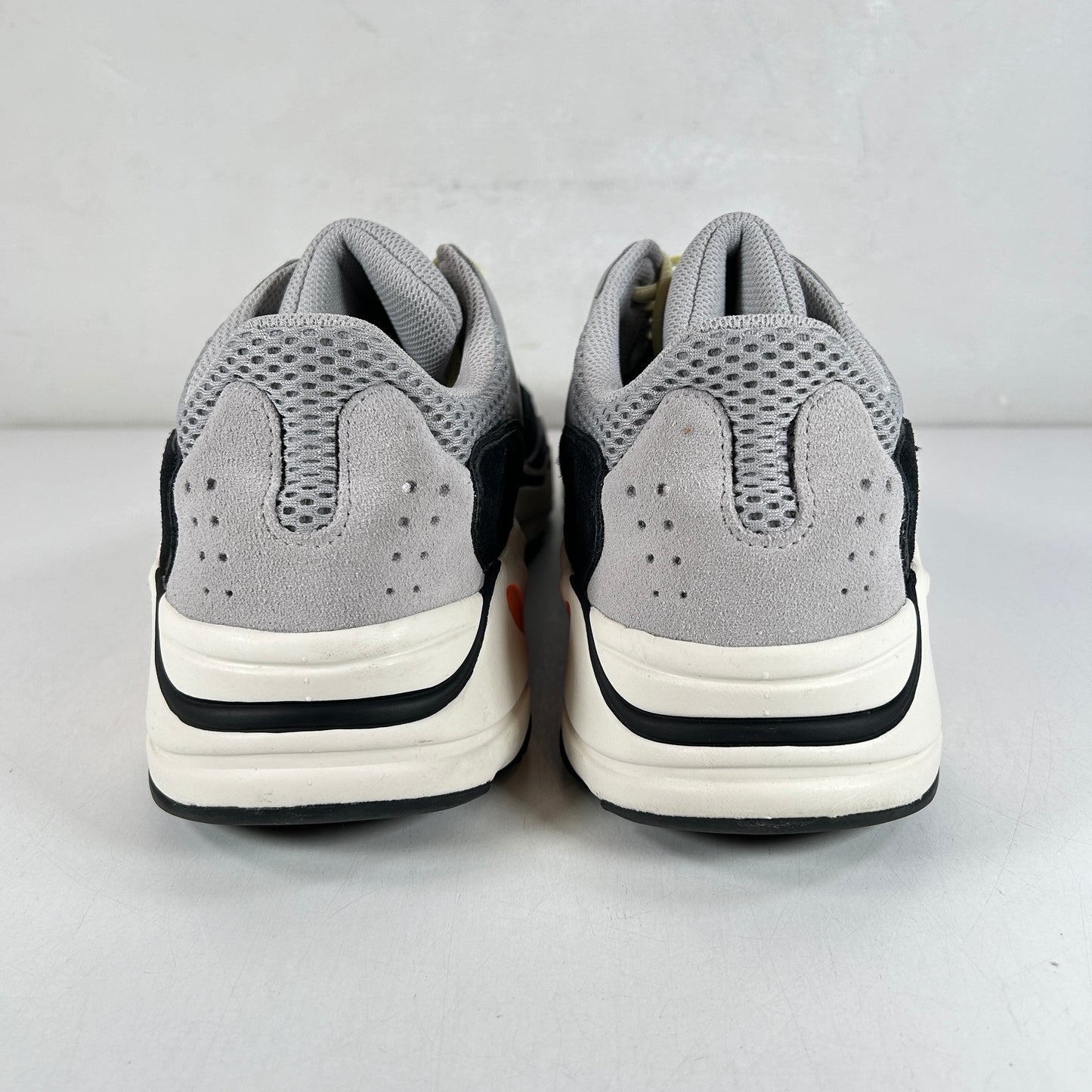 B75571 Yeezy 700 Wave Runner [USED] - 11 M (Used)