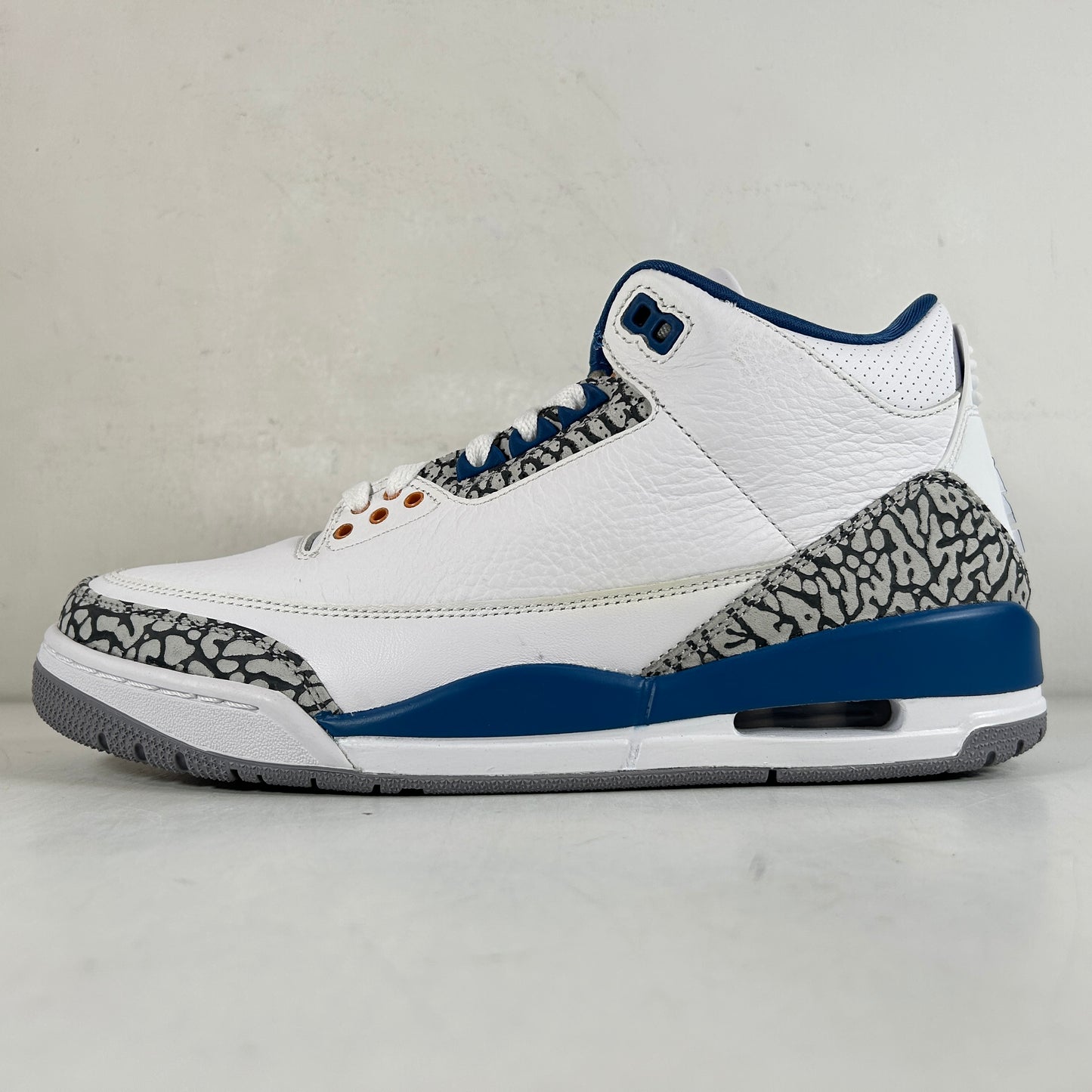 CT8532 148 Jordan 3 Retro Magos