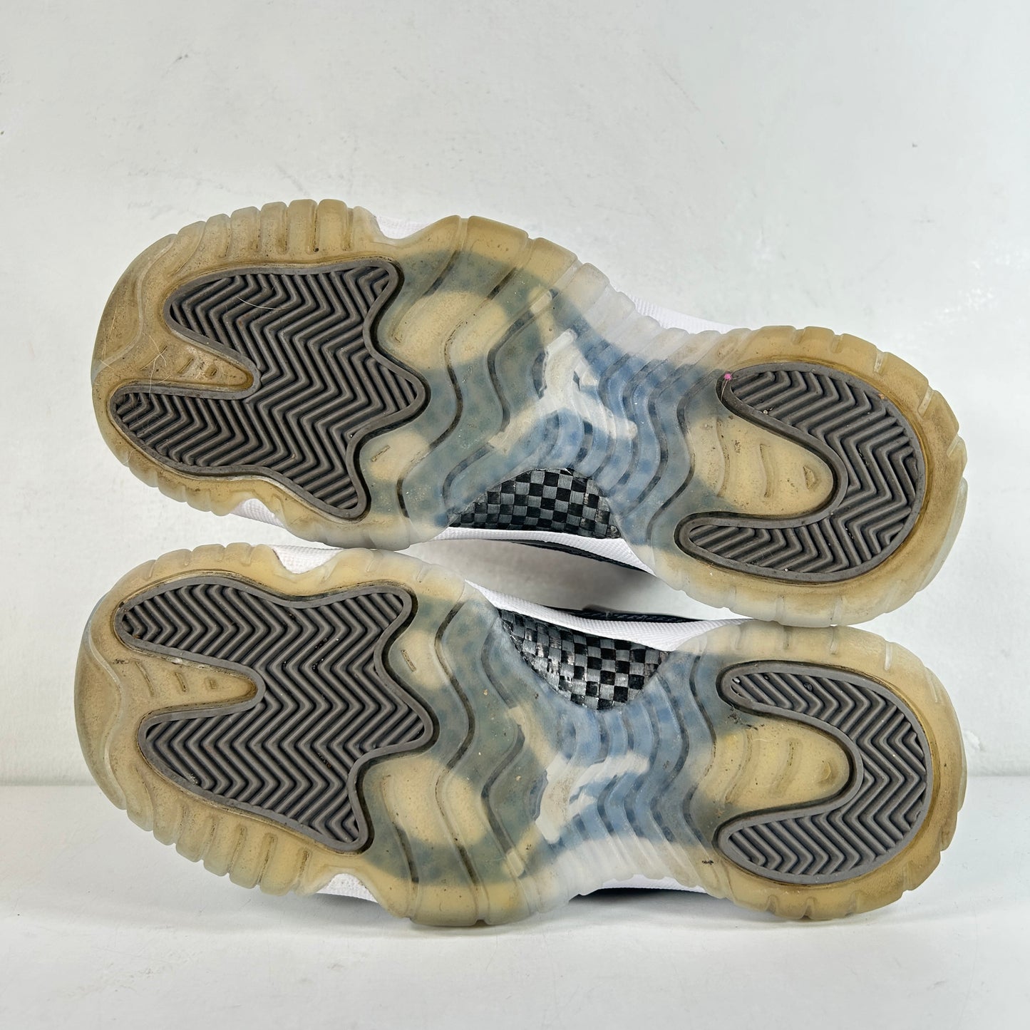 378038 005 Jordan 11 Cool Grey (2021) GS [USED] - 4 Y (Used2)
