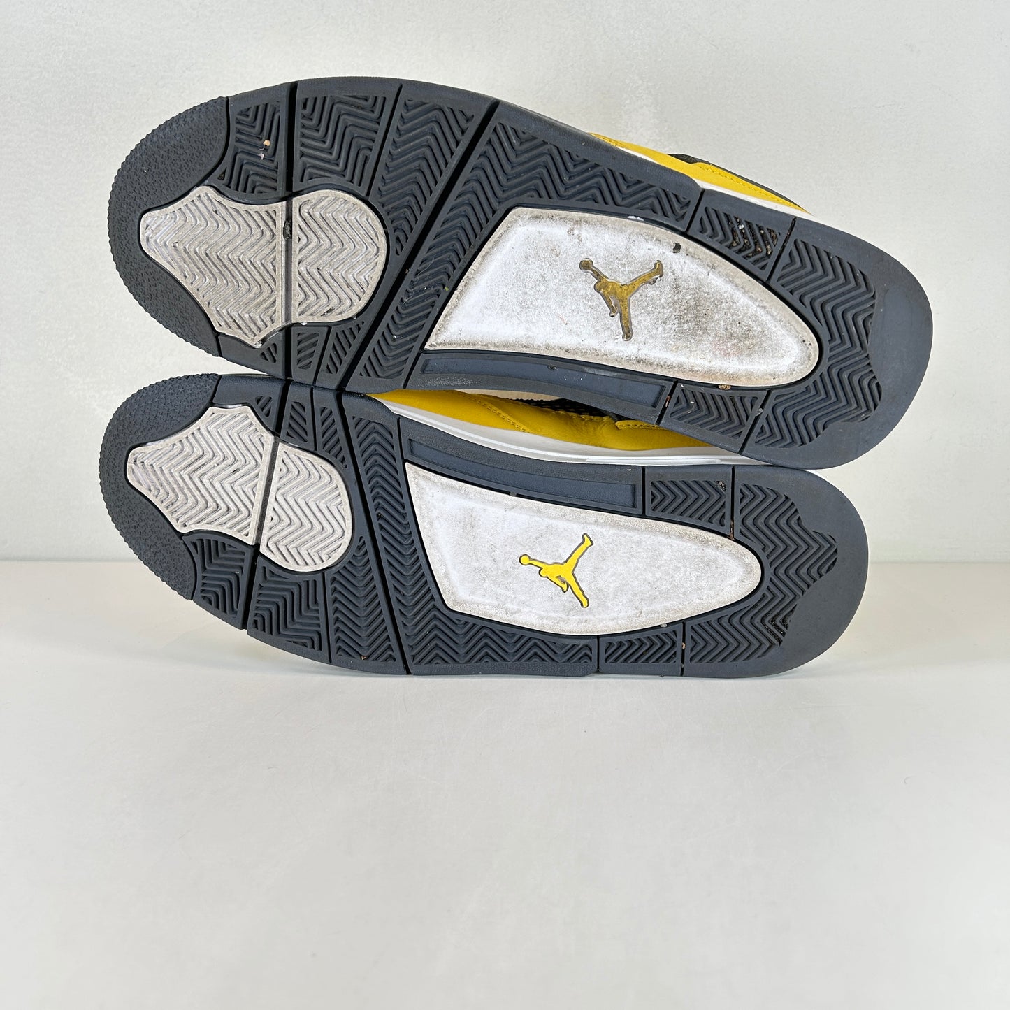 CT8527 700 Jordan 4 Retro Lightning (2021) [USED] - 12 M (Used) (No Box)