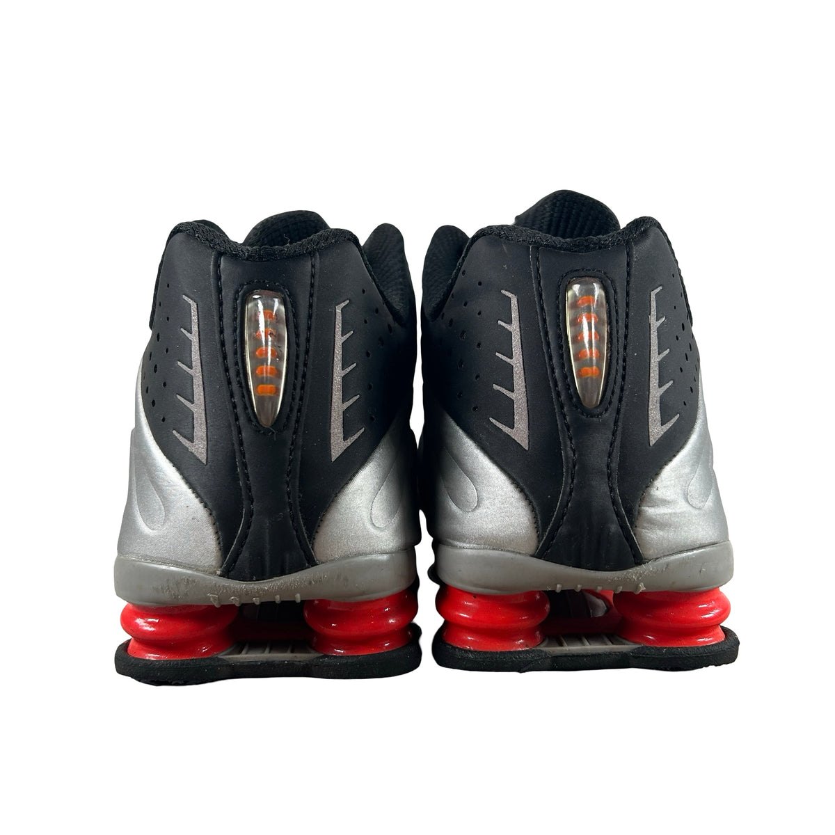 BV1111 008 Nike Shox R4 Black Metallic Silver (2018/2024) [USED] - 9.5 M (Used)