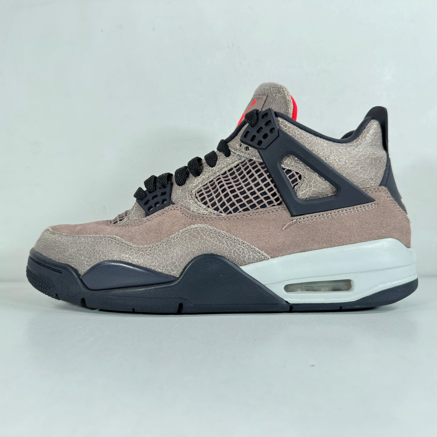 DB0732 200 Jordan 4 Taupe Haze [USED] - 9.5 M (Used)