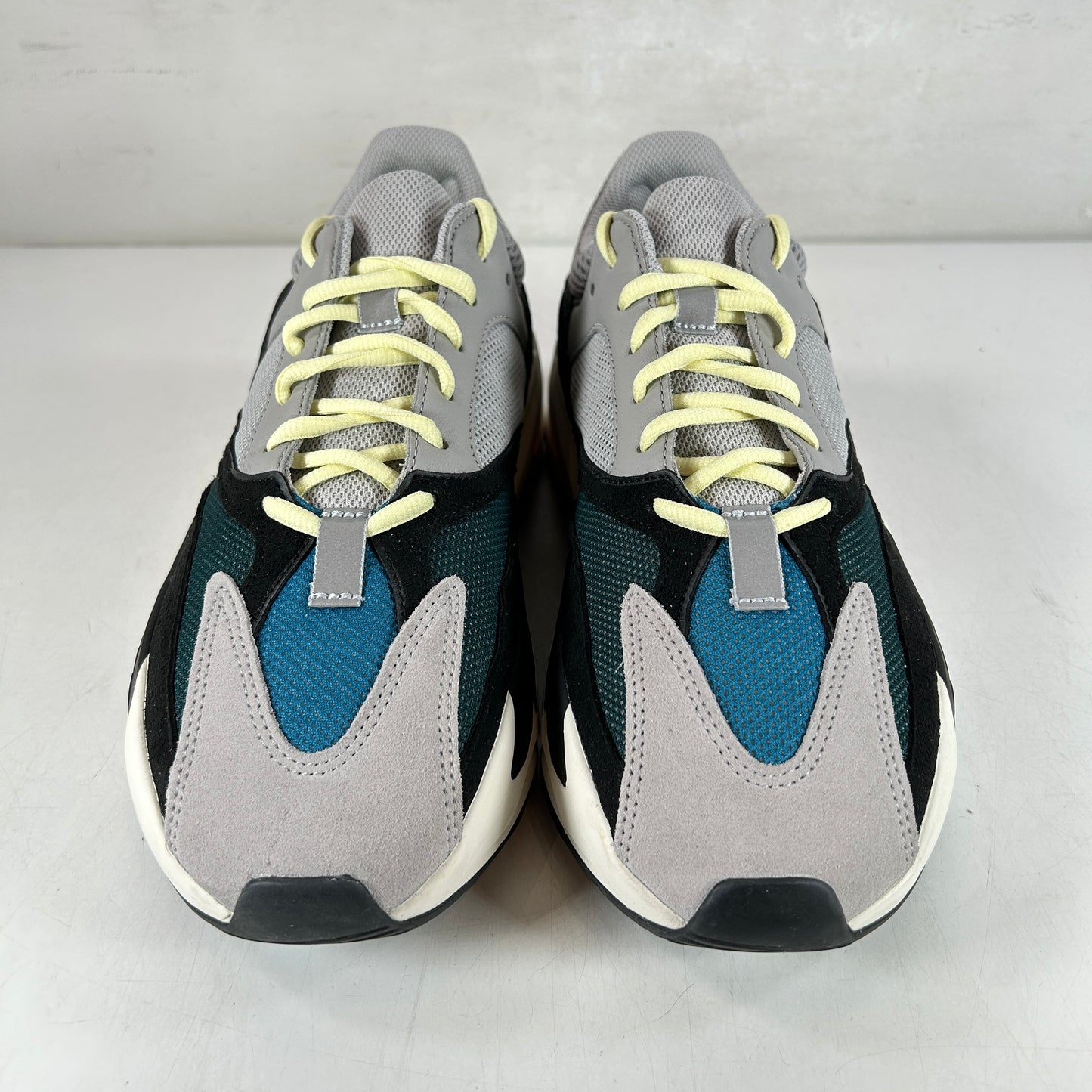 B75571 Yeezy 700 Wave Runner [USED] - 9.5 M (VNDS)