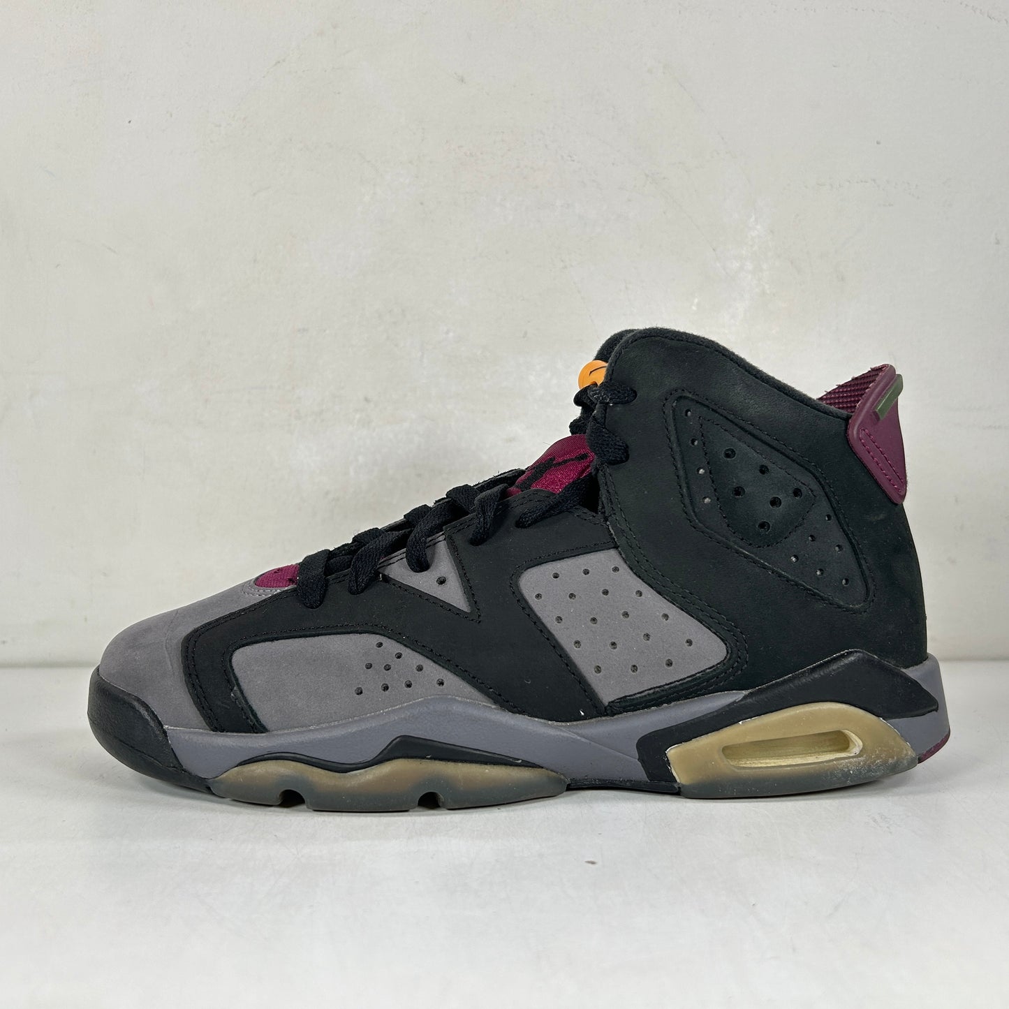 384665 063 Jordan 6 Retro Bordeaux (GS) [USED] - 6 Y (Used) (No Box)