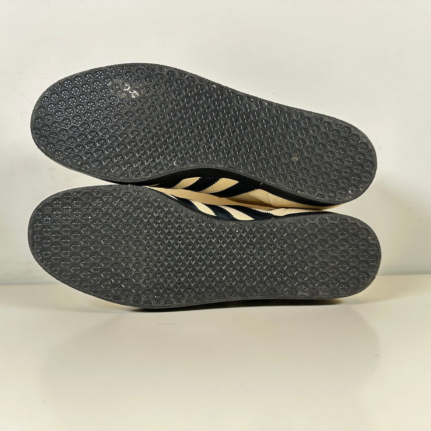 IH8156 adidas Gazelle Messi Triunfo Dorado [USED] - 9.5 M (Used)