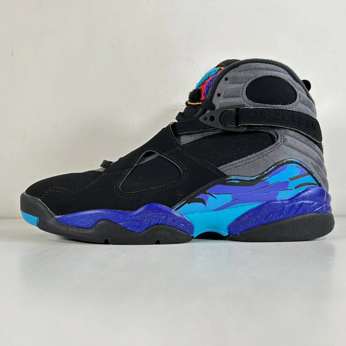 305381 025 Jordan 8 Retro Aqua (2015) [USED] - 9.5 M (Used)