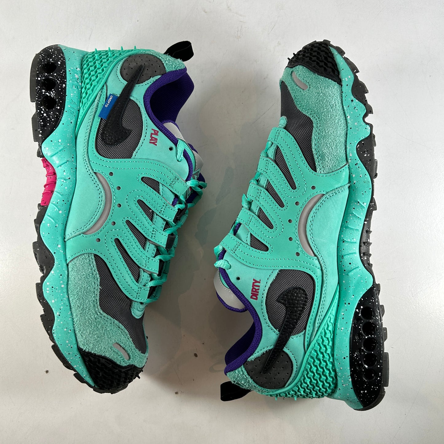 FN7546 301 Nike Air Terra Humara Undefeated Light Menta [USED] - 9.5 M (Used)