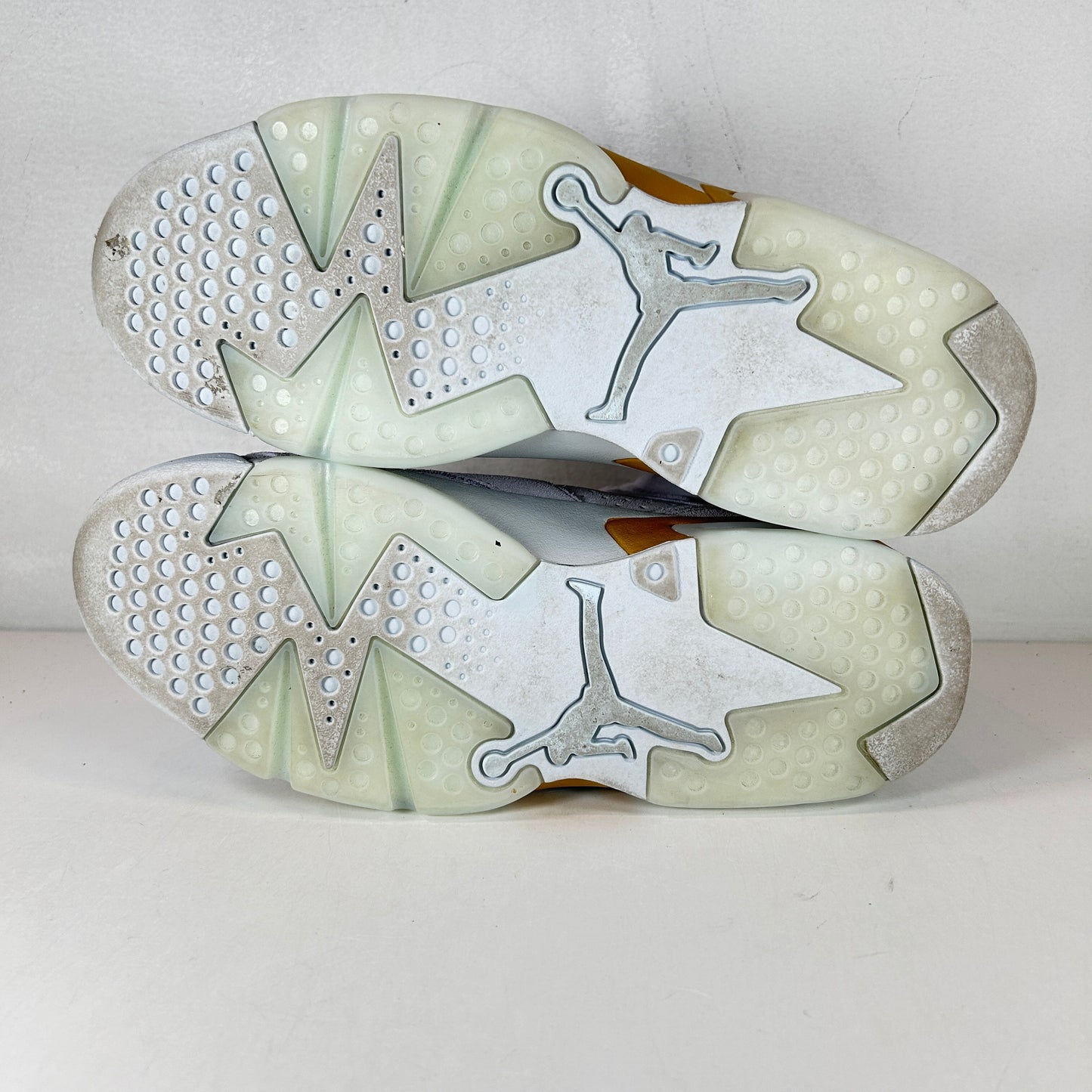 DQ4914 074 Jordan 6 Retro Craft Paris Olympics Pearl (Women's) [USED] - 8.5 W (VNDS)