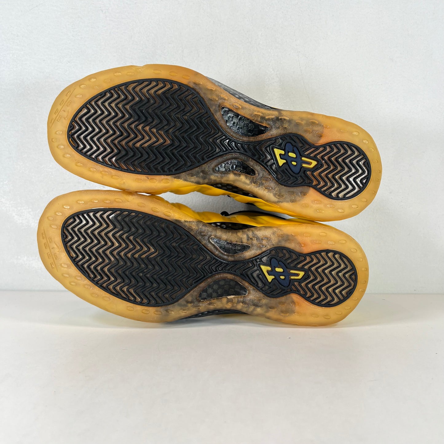 314996 330 Nike Air Foamposite One Electrolime [USED] - 12 M (Used) (Replace Box)