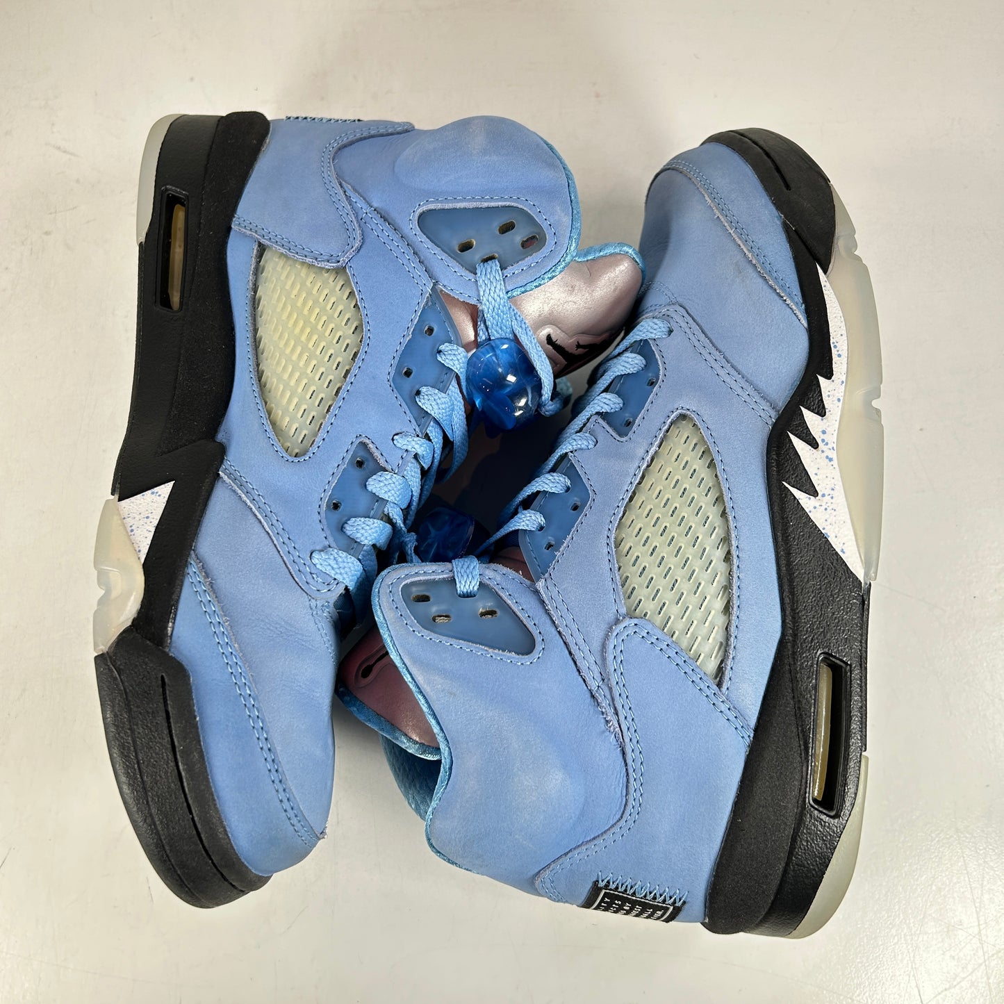 DV1310 401 Jordan 5 Retro UNC University Blue [USED] - 8 M (Used)