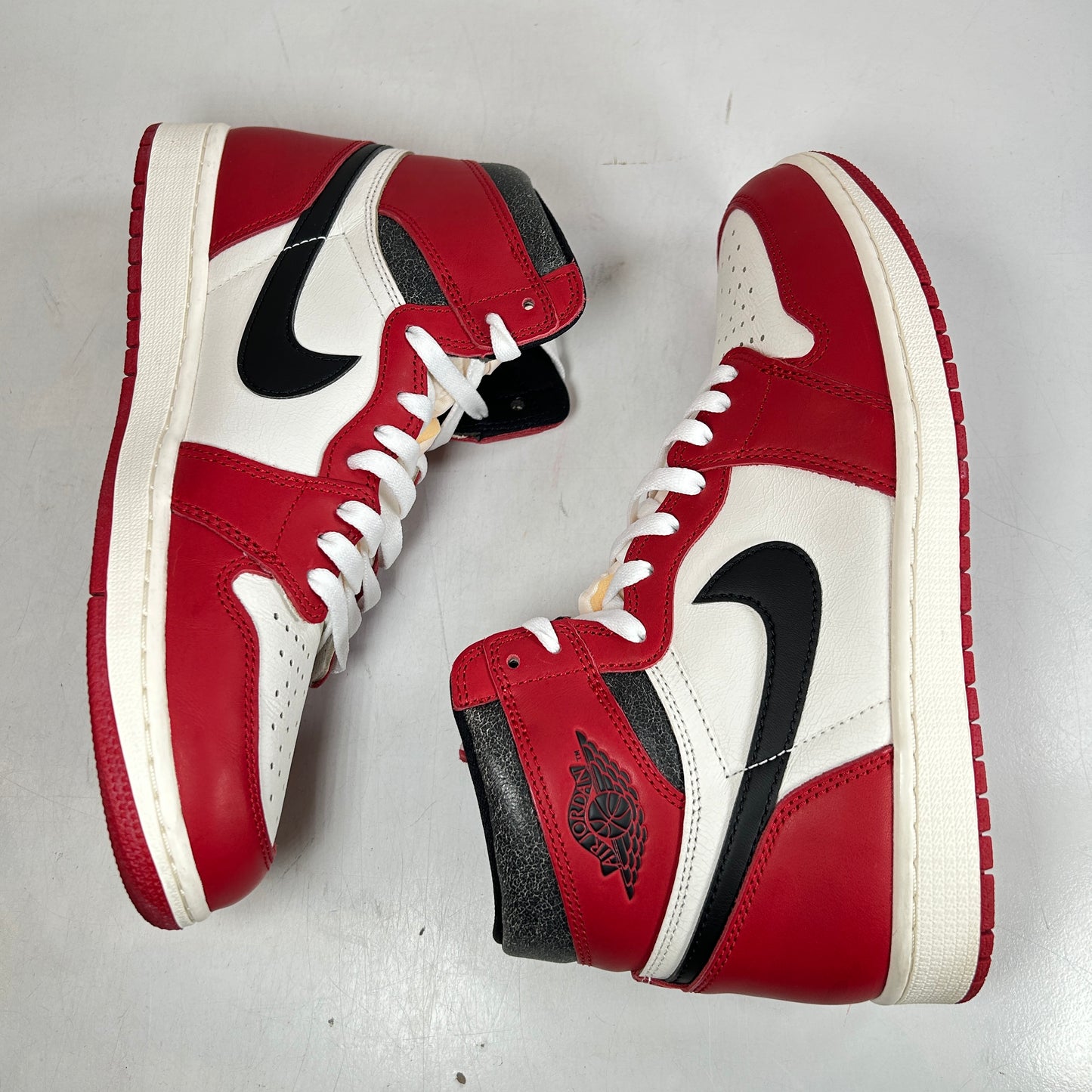 DZ5485 612 Jordan 1 Retro High OG Chicago Lost And Found [USED] - 10.5 M (VNDS2)