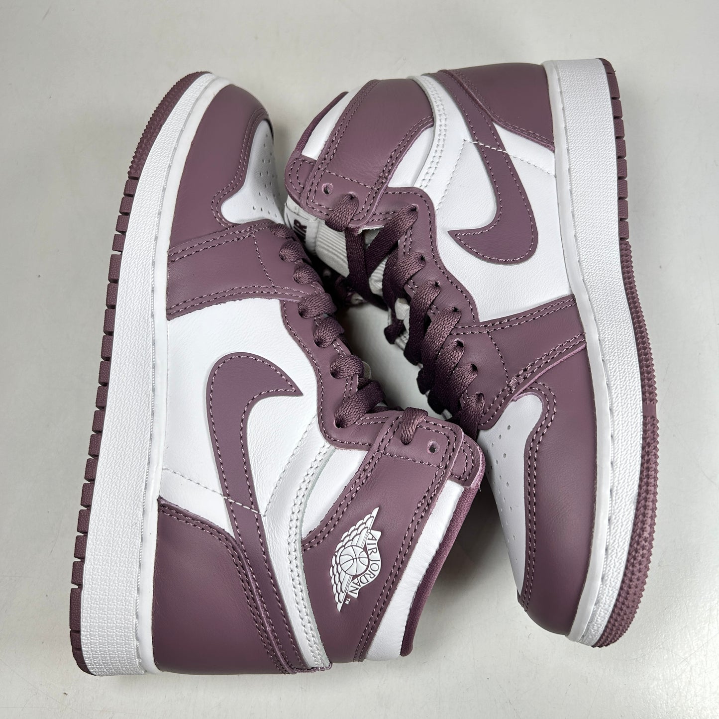 FD14237 105 Jordan 1 Retro High OG Mauve (GS) [CONDITIONAL] - 5 Y (Right Heel Creased) (No Box)