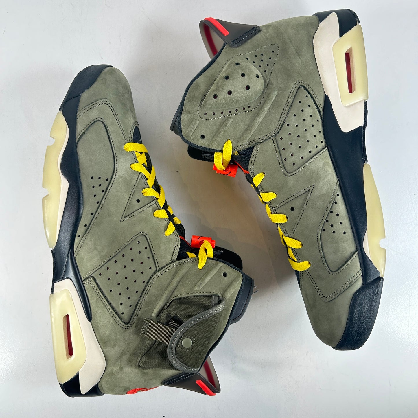 CN1084 200 Jordan 6 Retro Travis Scott [USED] - 13 M (Used)