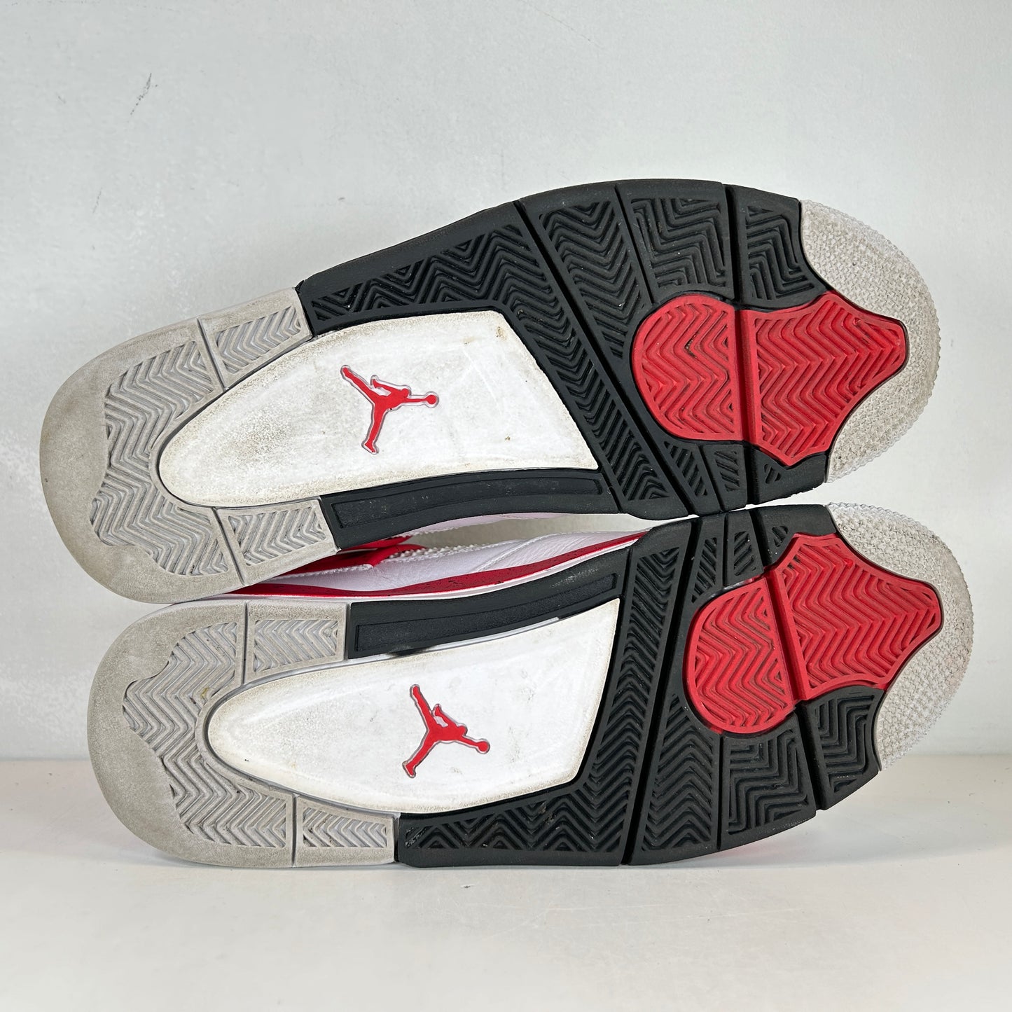 DH6927 161 Jordan 4 Retro Red Cement [USED] - 9.5 M (Used2)