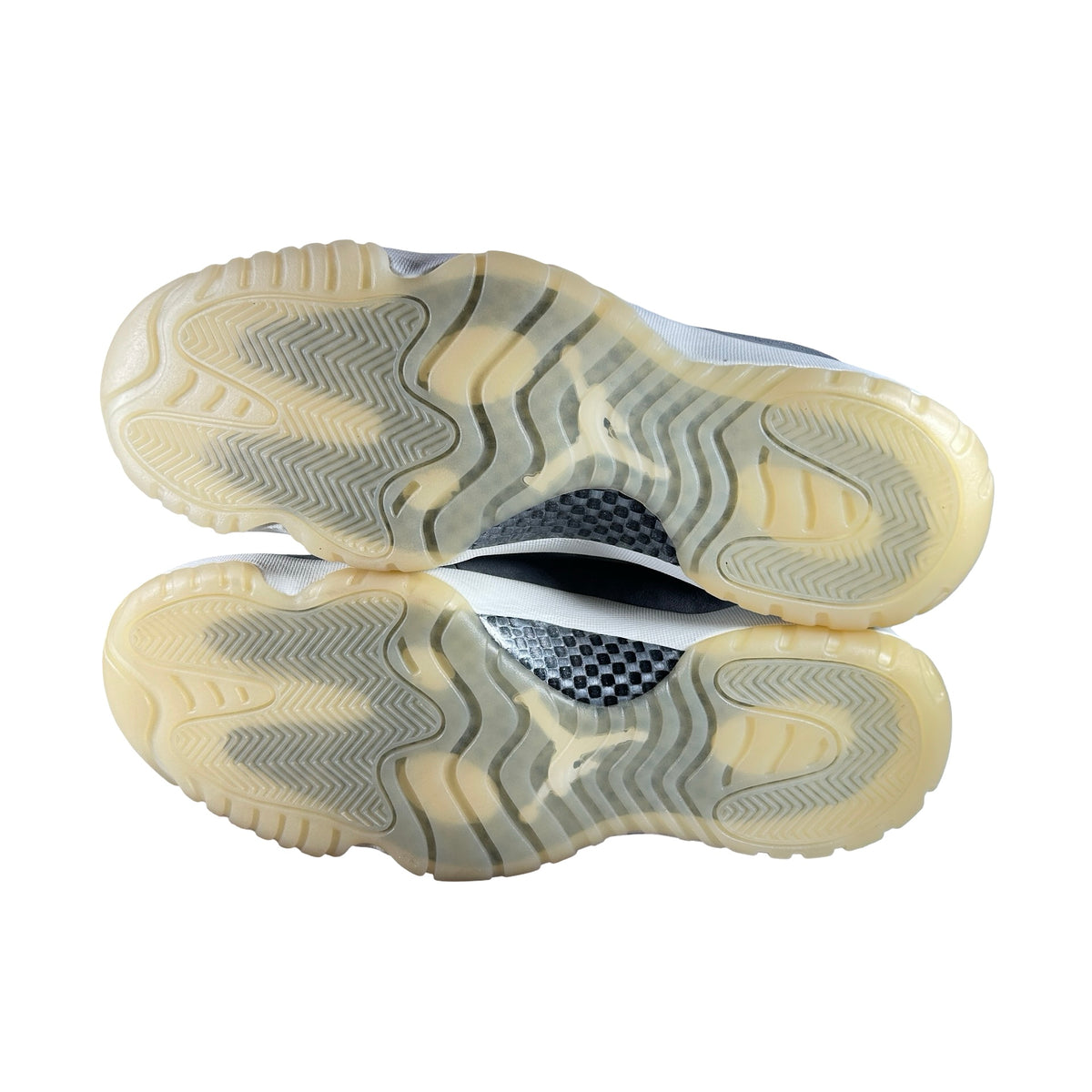 914433 003 Jordan 11 Retro Pinnacle Grey Suede - 13 M (Yellowing)