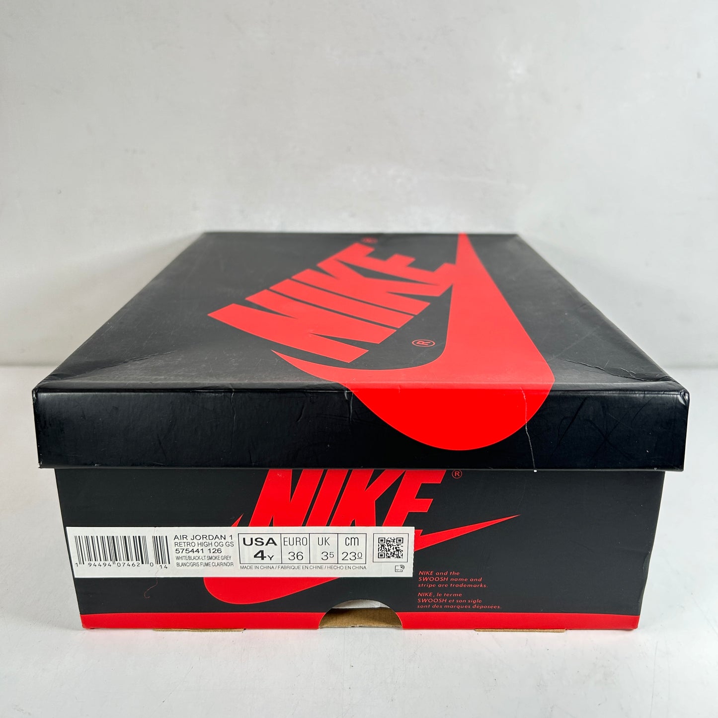575441 126 Jordan 1 Retro High Light Smoke Grey (GS) [USED] - 4 Y (Used)