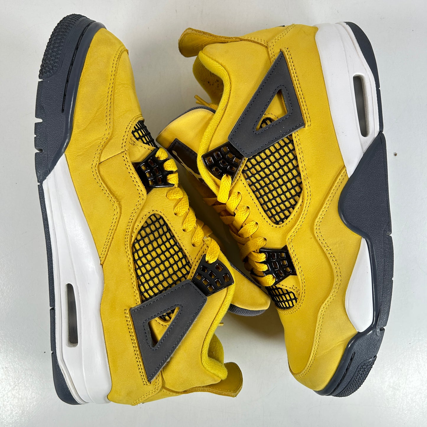 CT8527 700 Jordan 4 Retro Lightning (2021) [USED] - 9.5 M (Used4)