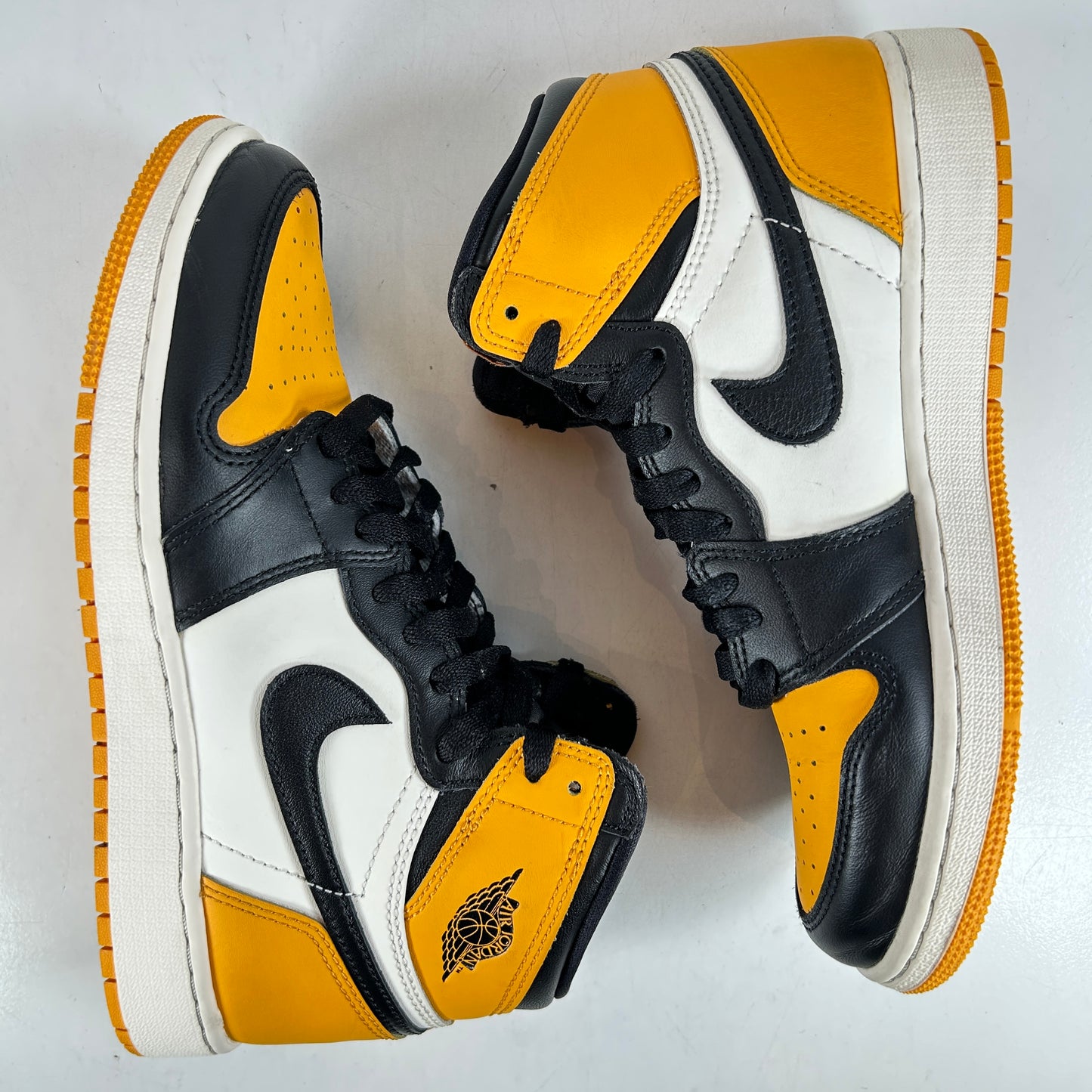 575441 711 Jordan 1 Retro High OG Taxi (GS) [USED] - 6.5 Y (Used) (No Box)