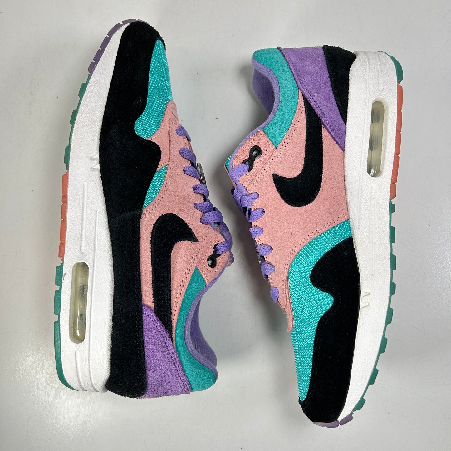 BQ8929 500 Nike Air Max 1 Have a Nike Day [USED] - 8.5 M (Used)