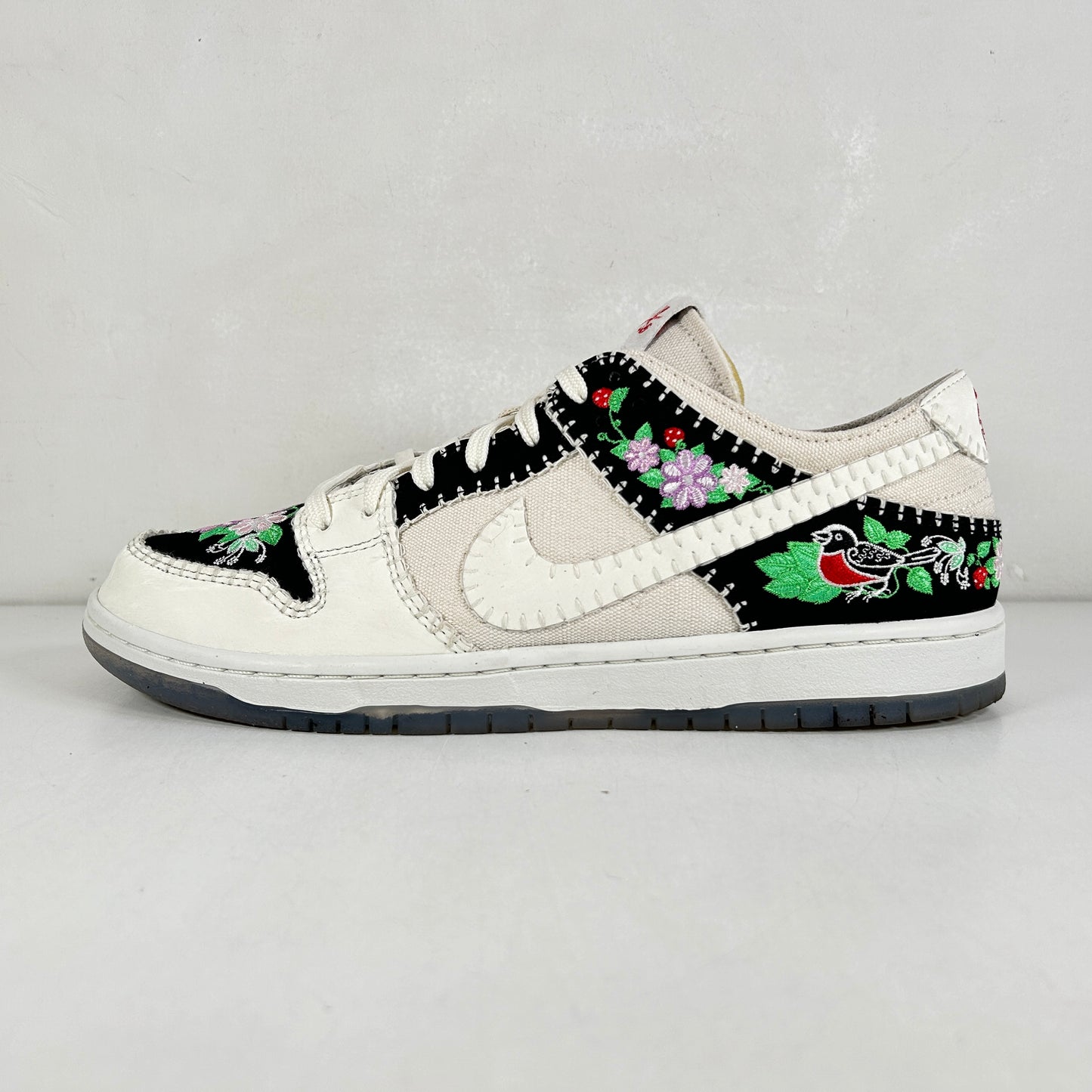 FD6951 300 Nike SB Dunk Low Decon N7 Black Sail [USED] - 11 M (Used)