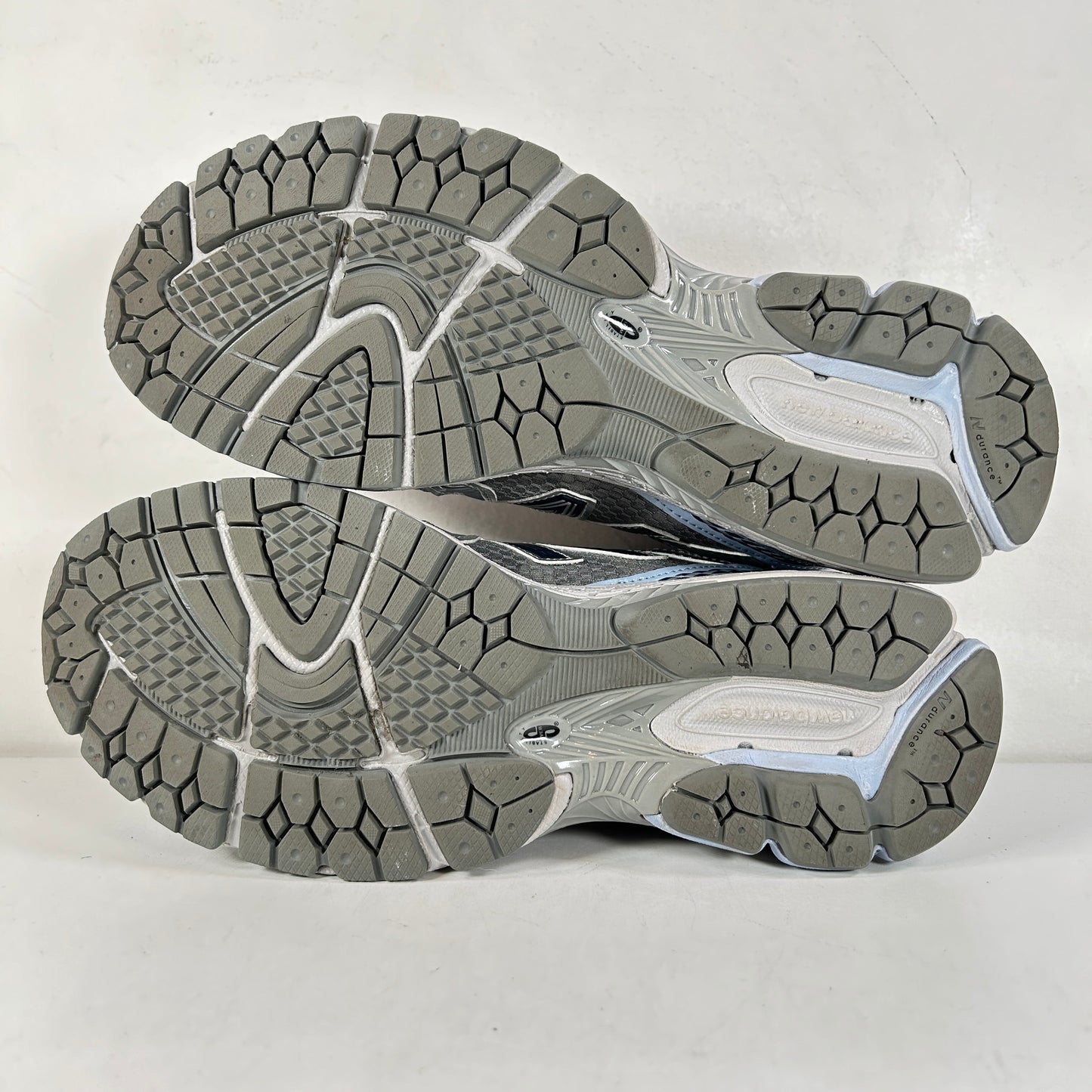 ML860BB2 New Balance 860v2 Milky Way Pack Arctic Grey [USED] - 9 M (VNDS)