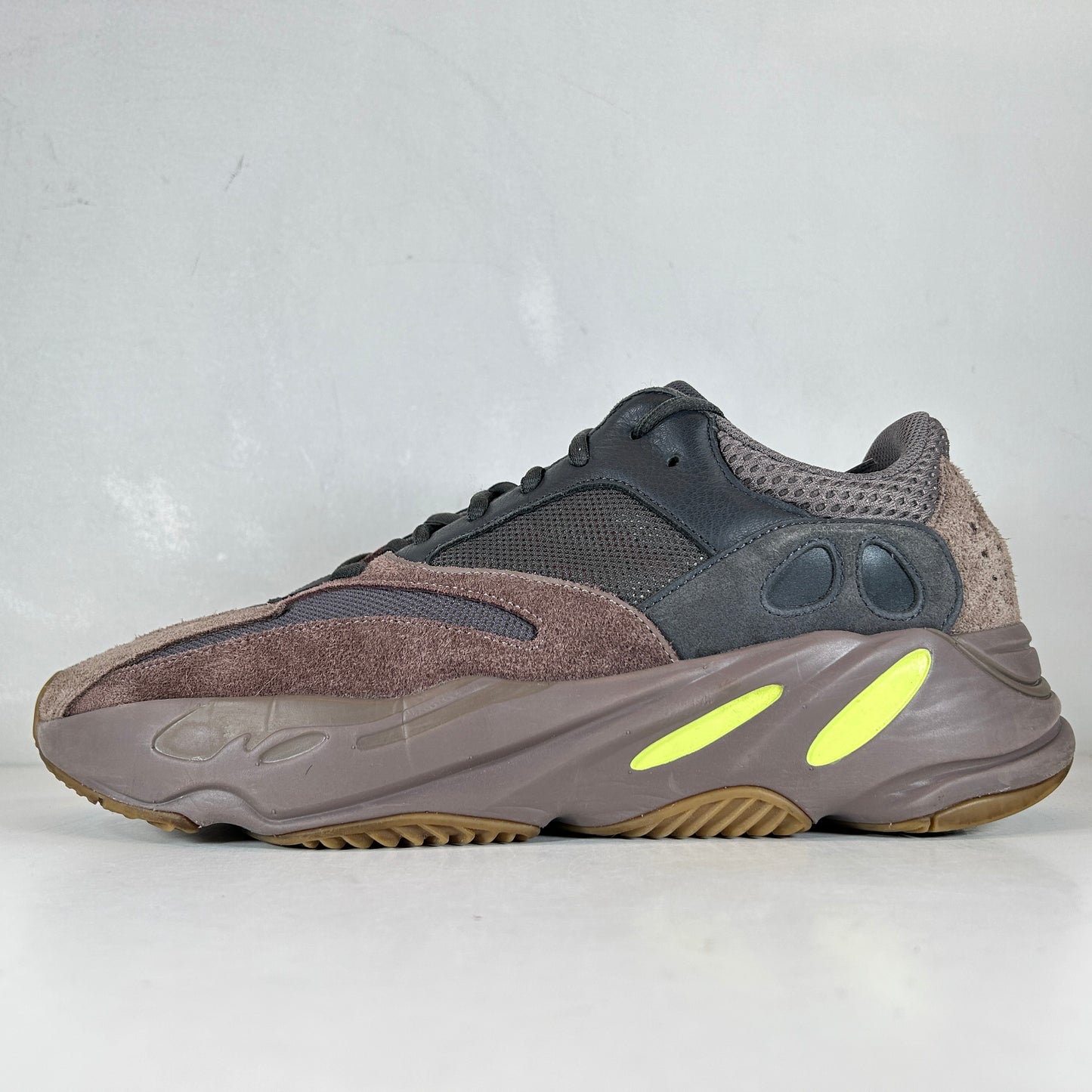 EE9614 Yeezy Boost 700 Mauve [USED] - 12 M (Used)