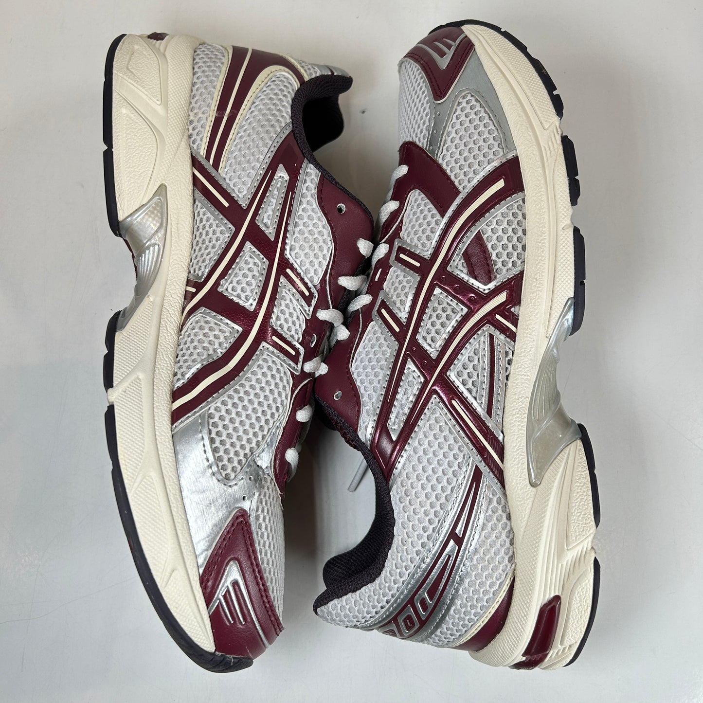 1203A685 100 ASICS Gel-1130 White Maroon Banner [USED] - 9.5 M (Used) (Replace Box)