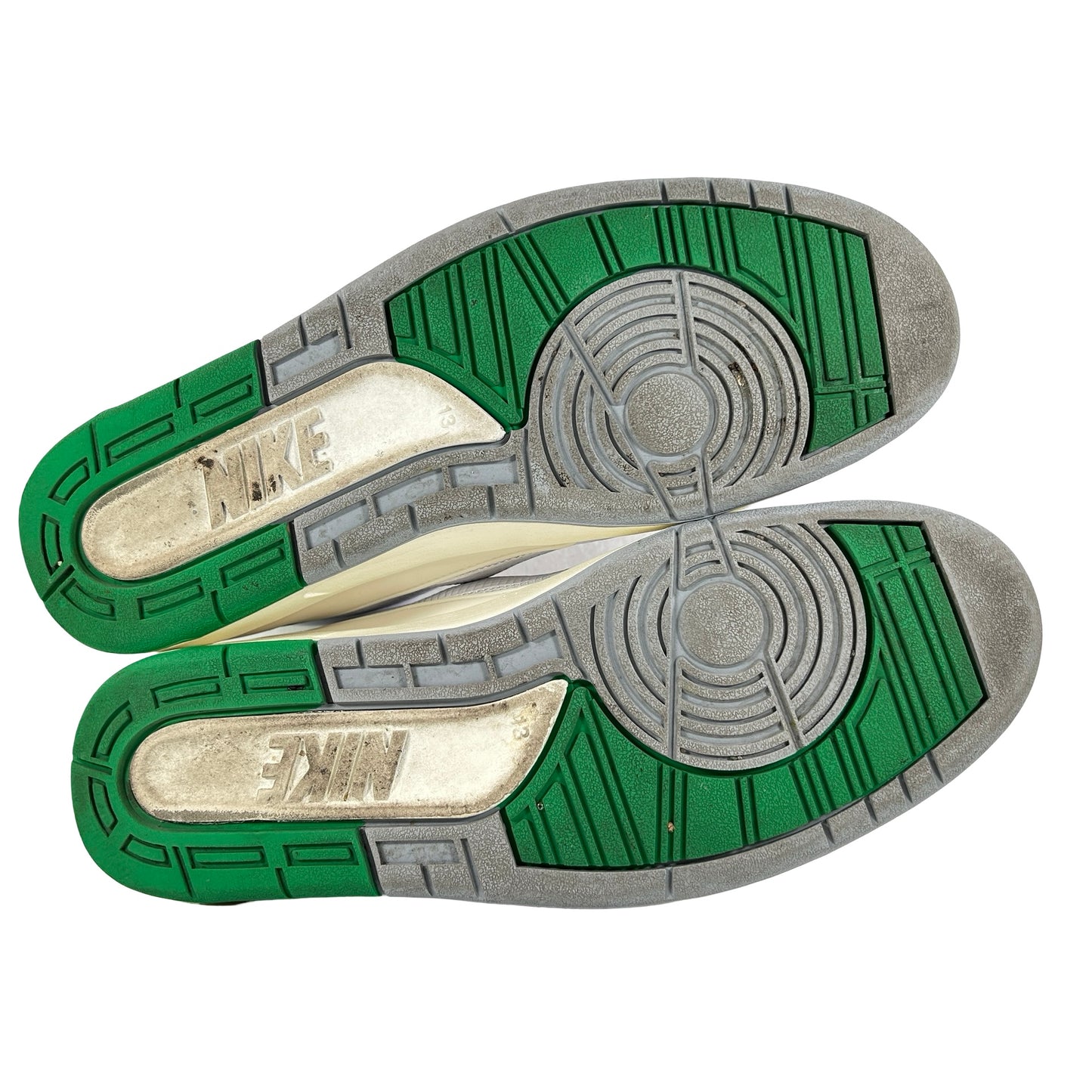 DR8884 103 Jordan 2 Retro Lucky Green - 13 M (Used2)