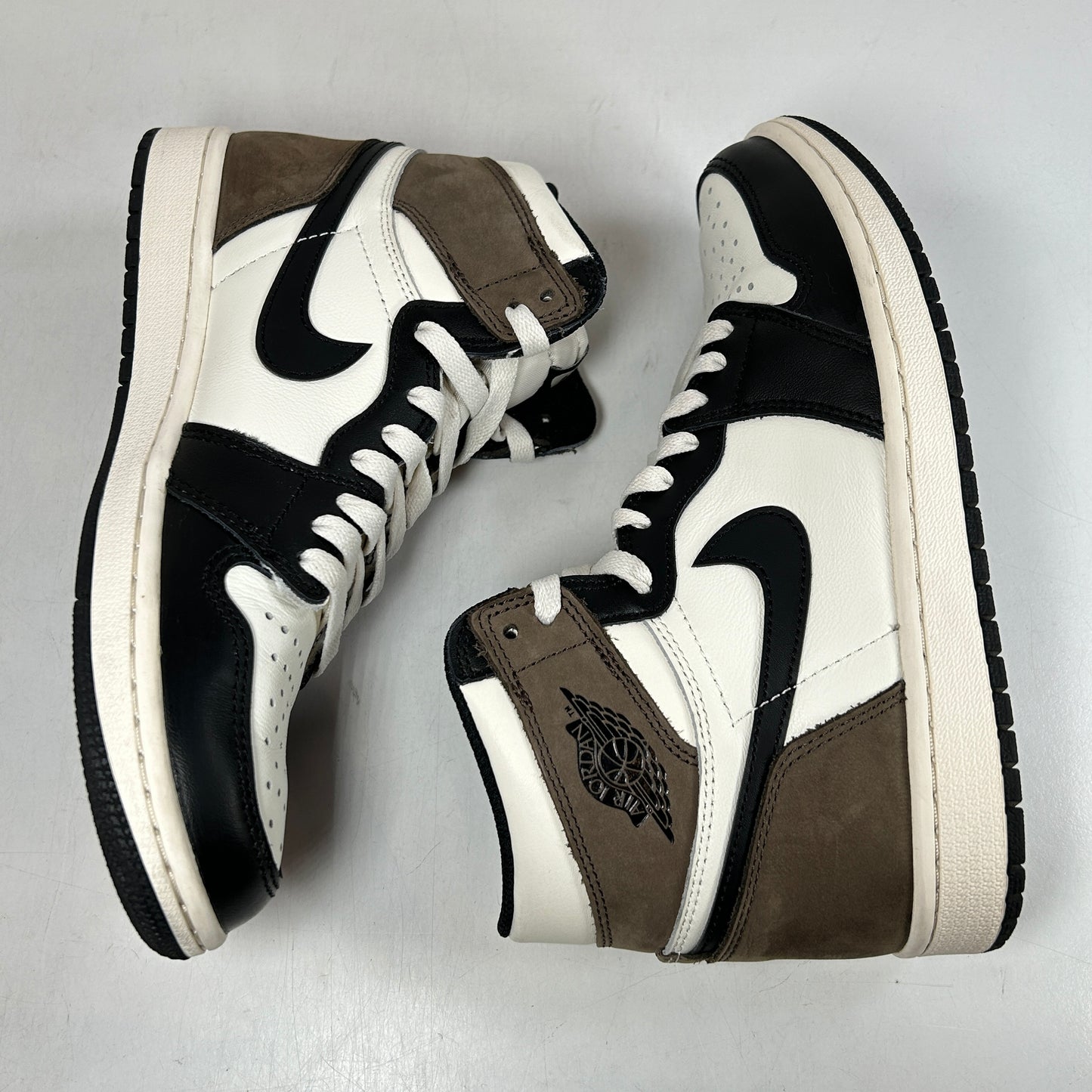 555088 105 Jordan 1 Mocha [USED] - 7.5 M (Used)