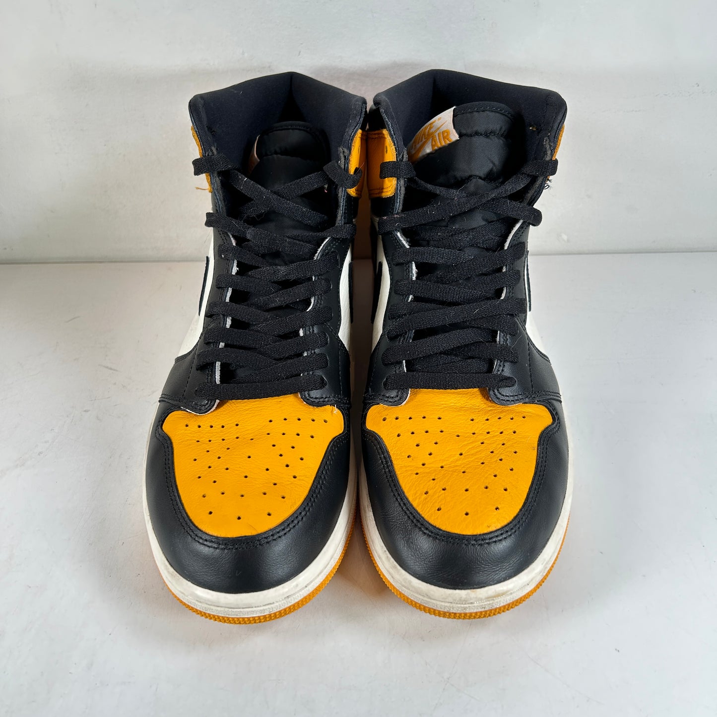 555088 711 Jordan 1 Retro High OG Punta amarilla