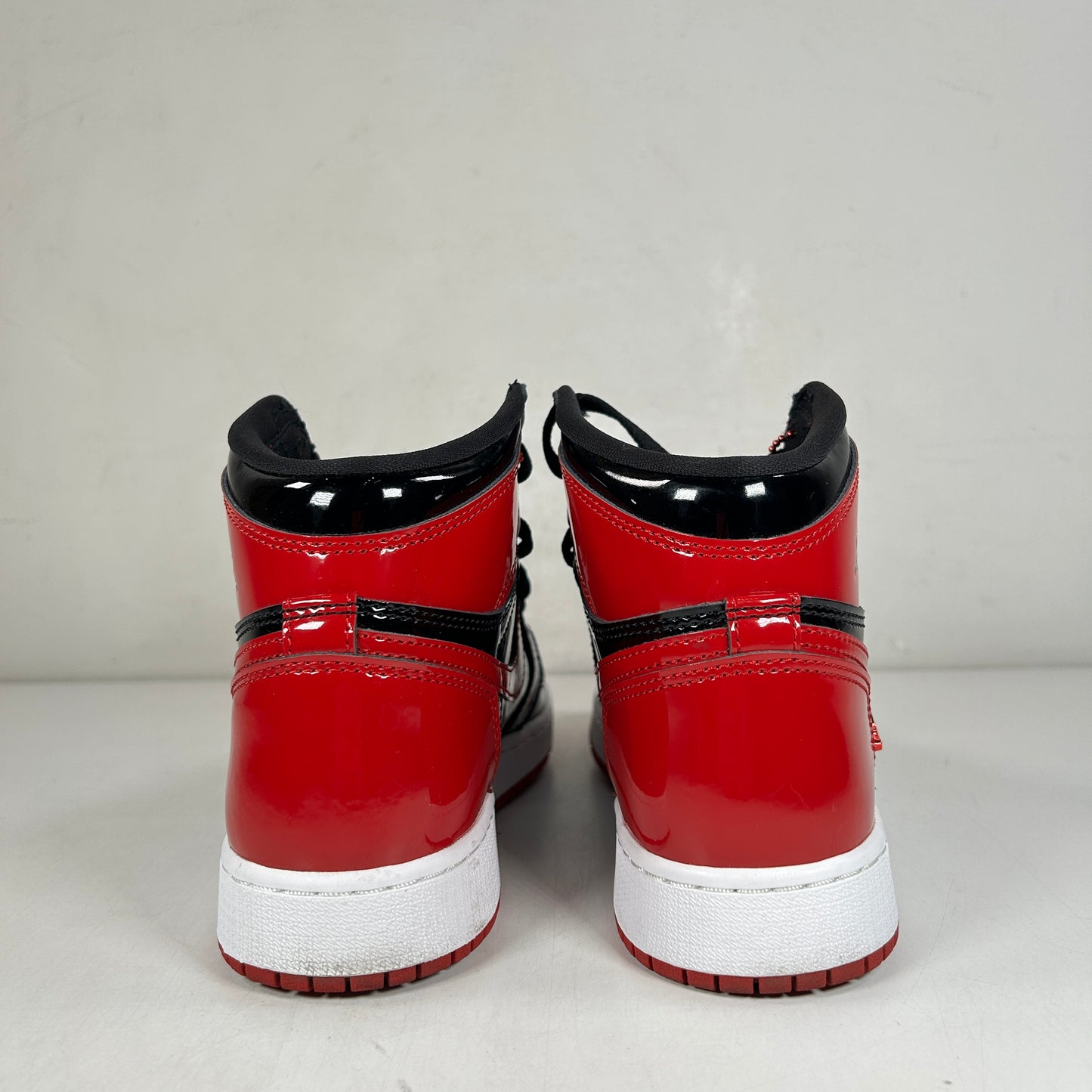 575441 063 Jordan 1 Retro High OG Patent Bred (GS) [USED] - 6 Y (Used)