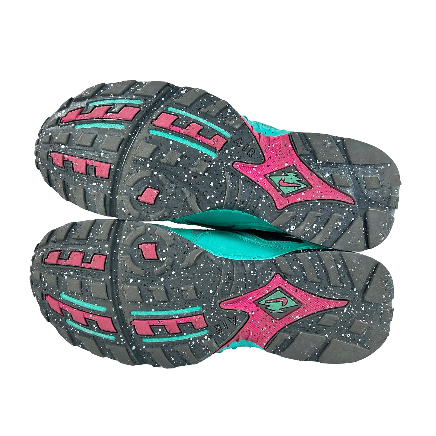 FN7546 301 Nike Air Terra Humara Undefeated Light Menta [USED] - 9 M (Used)