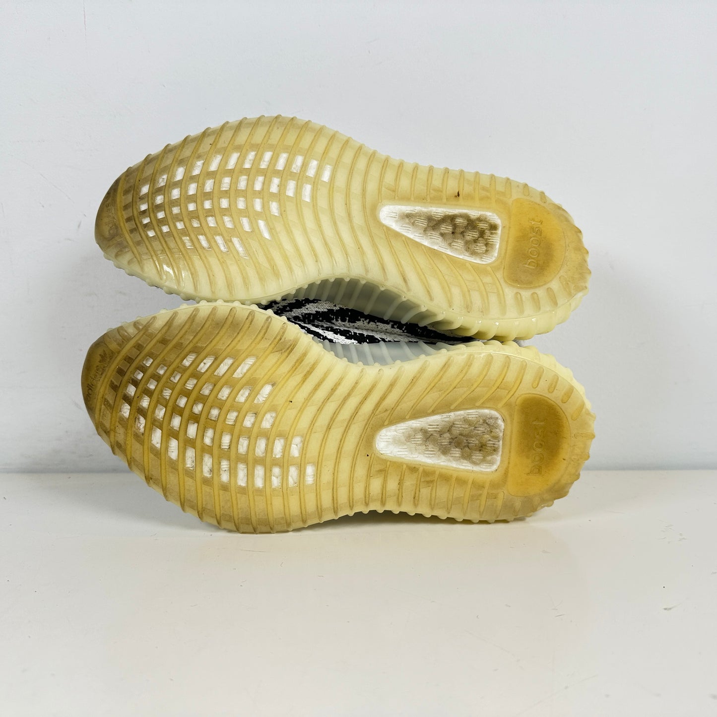CP9654 Yeezy 350 V2 Zebra [USED] - 5 M (Used)
