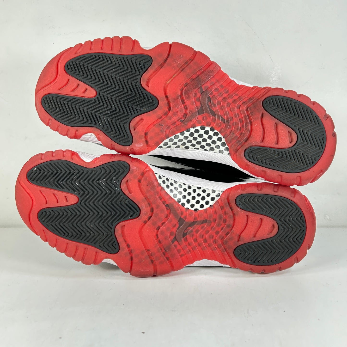 378037 061 Jordan 11 Retro Playoffs Bred (2019) [USED] - 10.5 M (Used) (Replace Box)