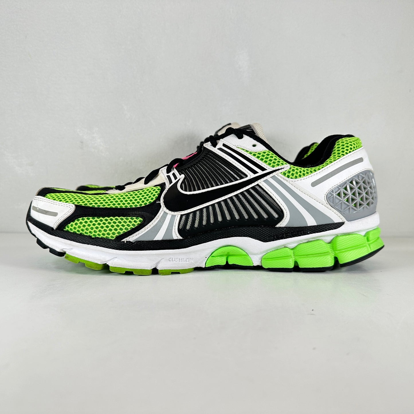 CI1694 300 Nike Zoom Vomero 5 Electric Green Black [USED] - 12 M (Used)