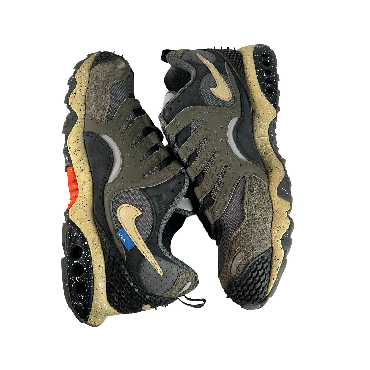 FN7546 300 Undefeated x Air Terra Humara Cargo Khaki [USED] - 13 M (Used3)