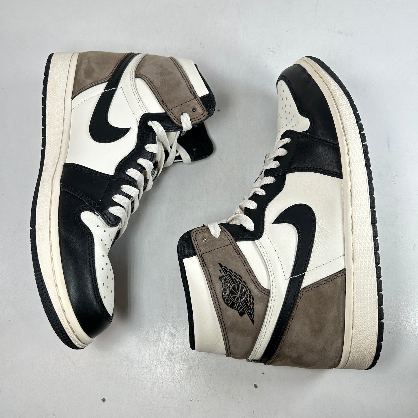 555088 105 Jordan 1 Mocha [USED] - 10.5 M (Used6)