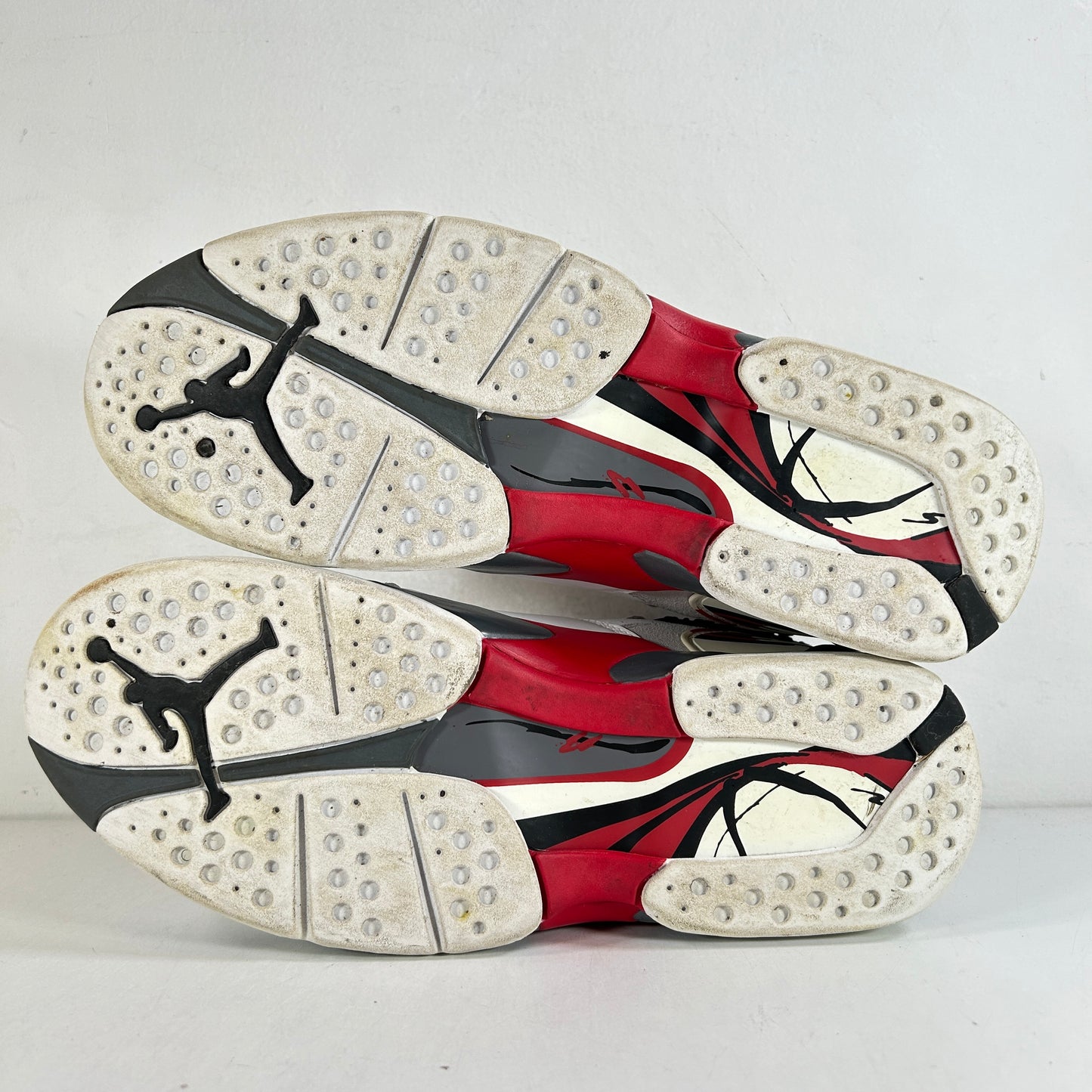 305381 103 Jordan 8 Retro Bugs Bunny (2013) [USED] - 10.5 M (Used)