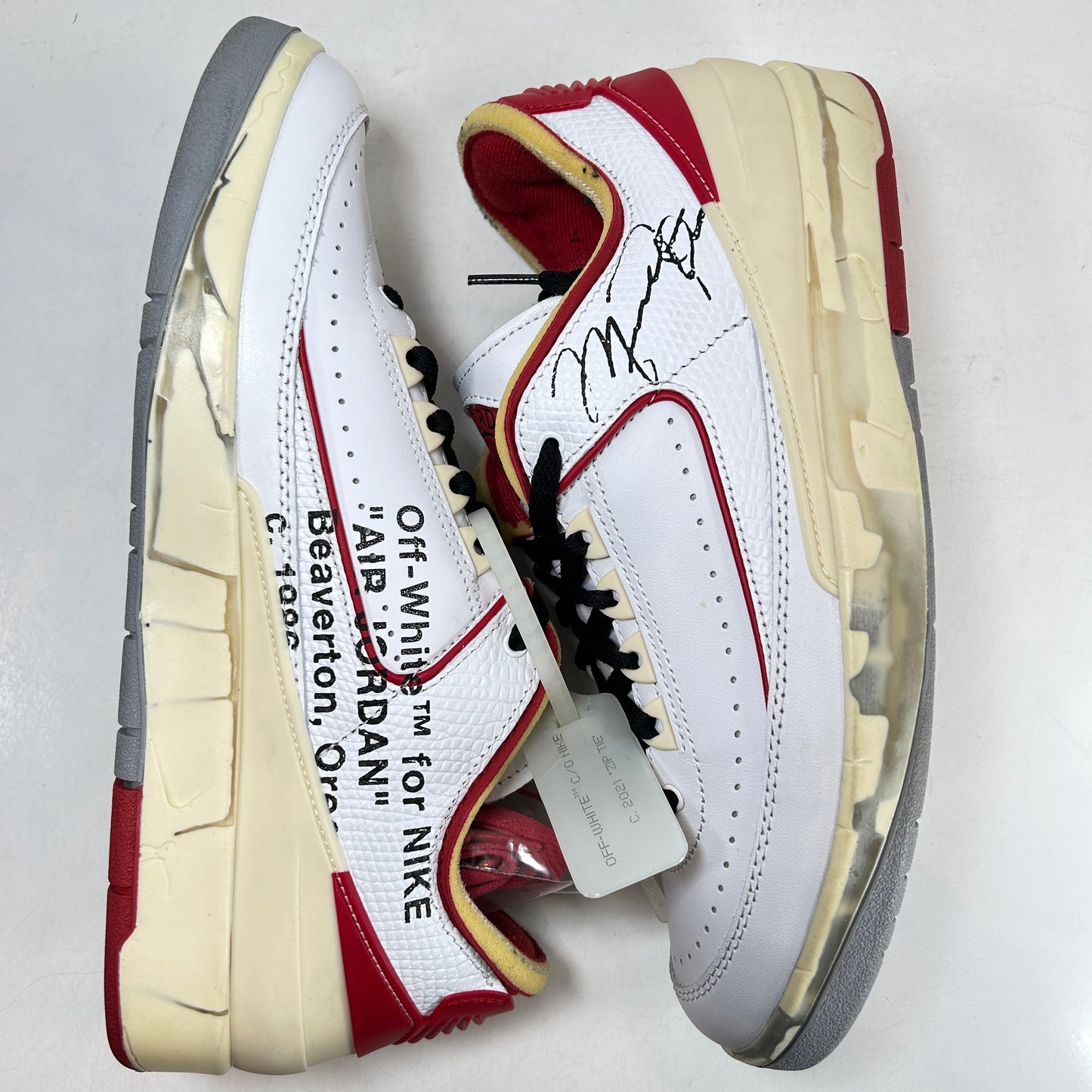 DJ4375 106 Jordan 2 Retro Low SP Off-White White Red [USED] - 9 M (Used)