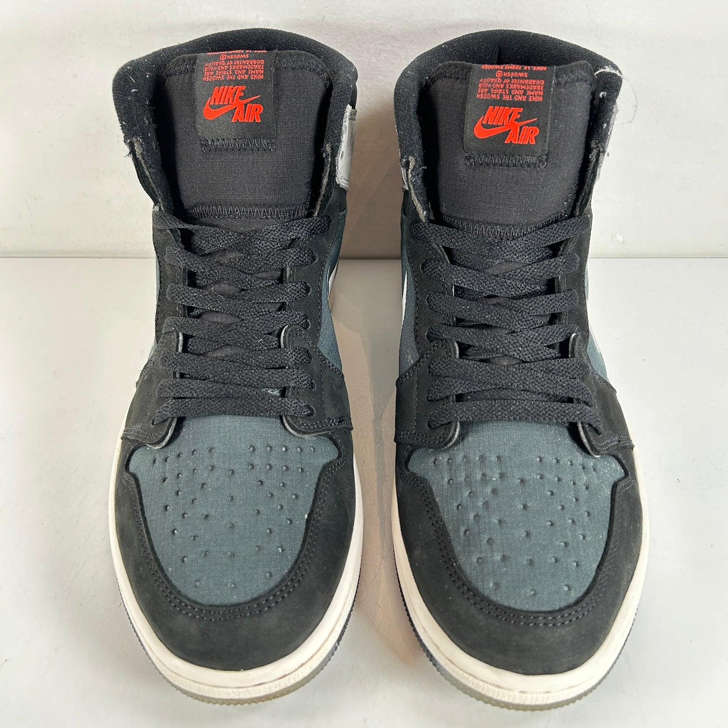 DB2889 001 Jordan 1 Retro High Element Gore-Tex Black Particle Grey [USED] - 12 M (Used)